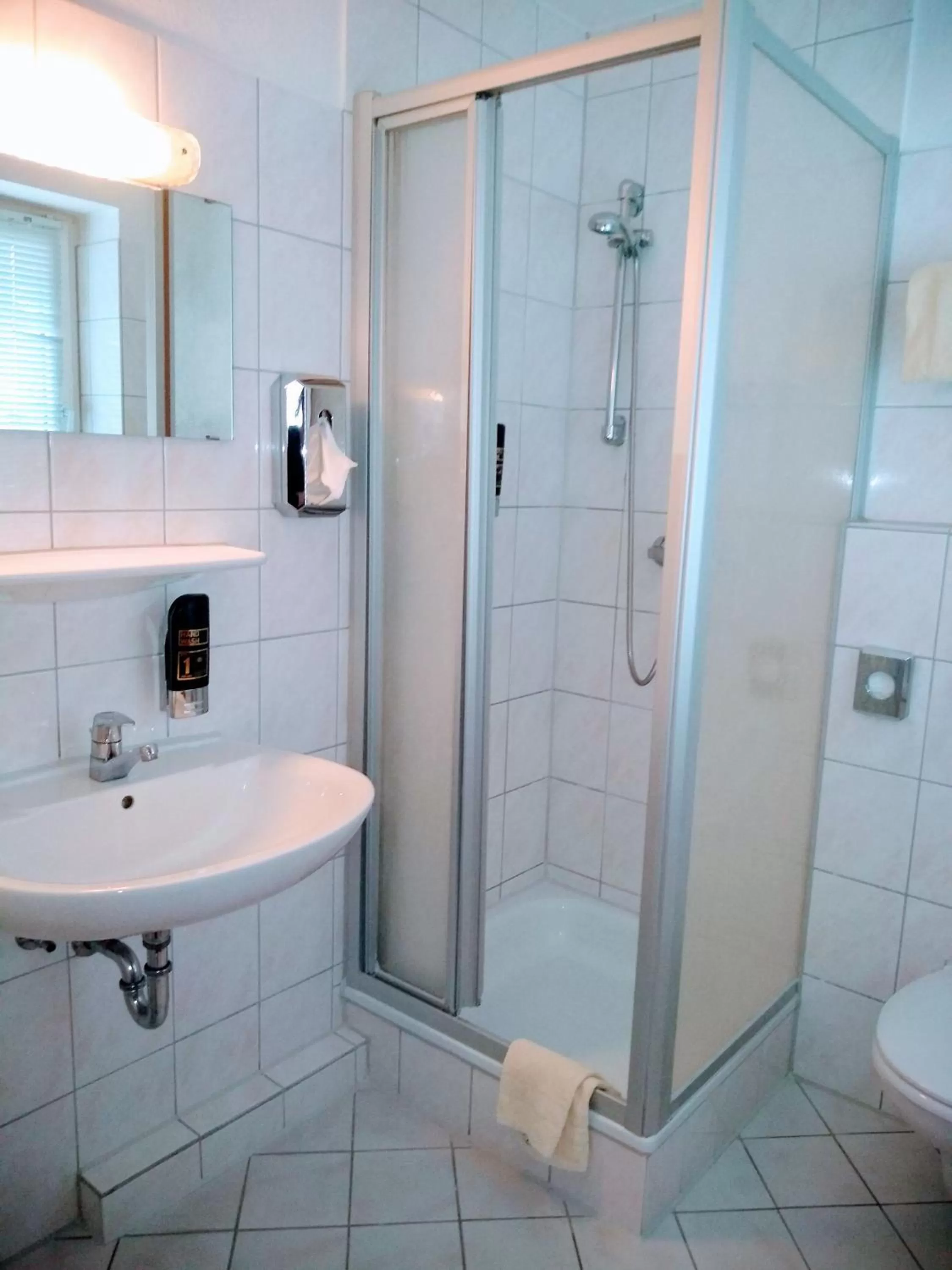 Bathroom in Excellent Hotel Hamburg