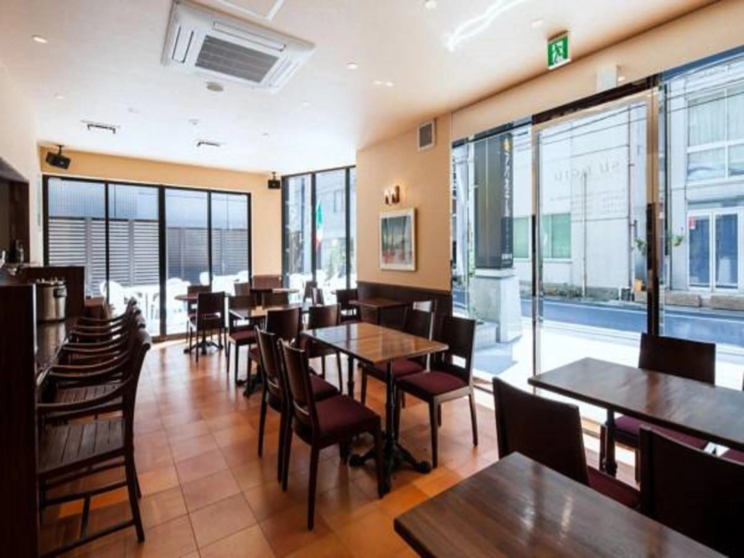 Restaurant/places to eat in APA Hotel Shimbashi Toranomon