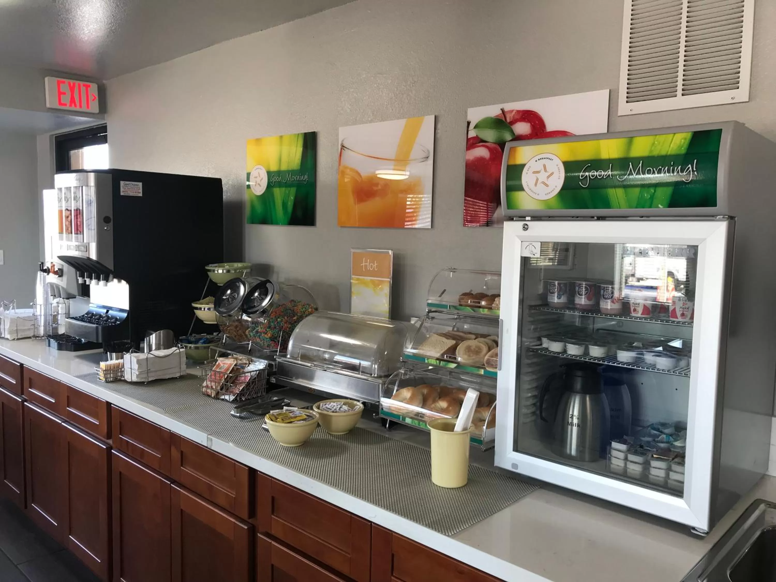 Food and drinks in Quality Inn & Suites near Downtown Mesa