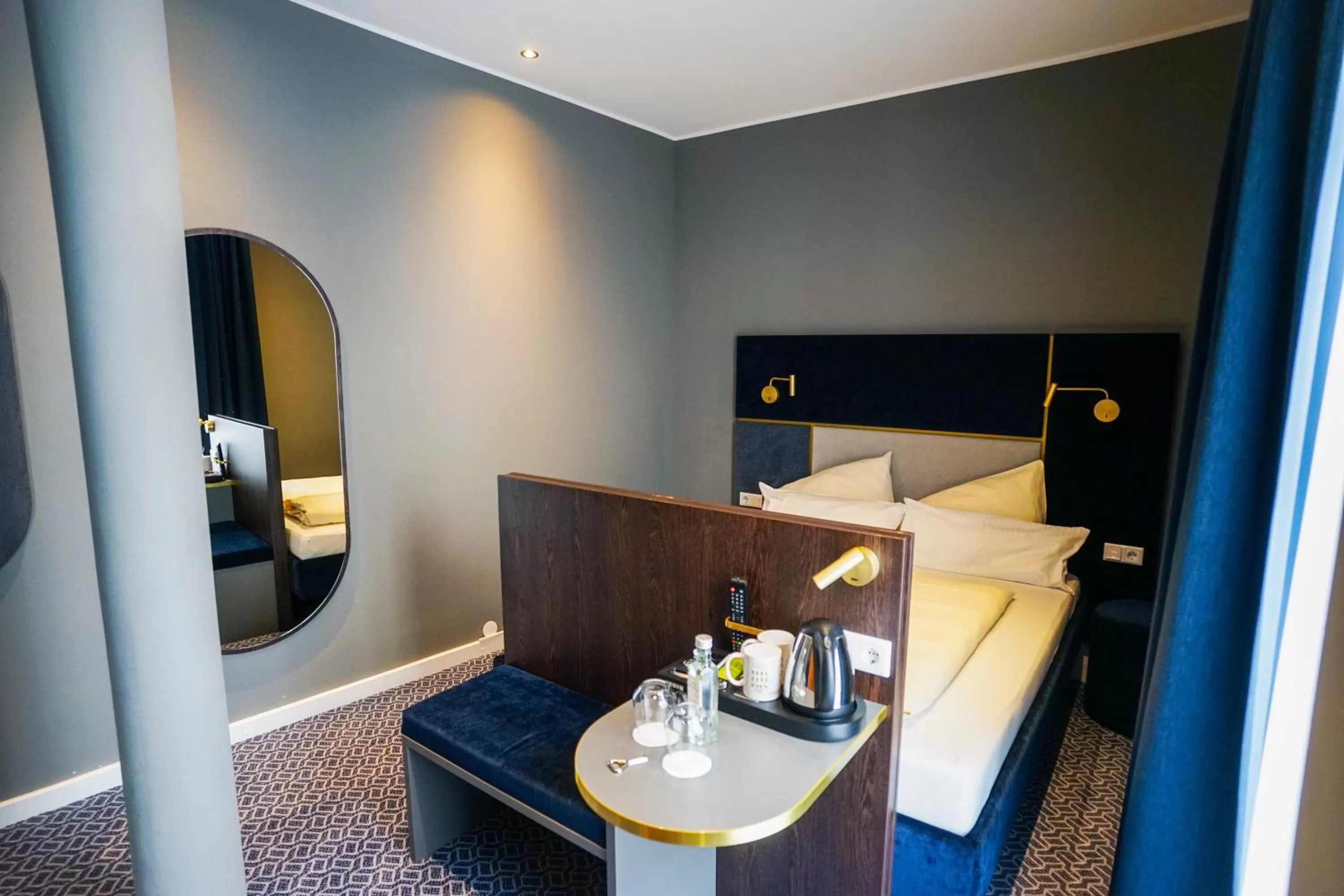 Bed in Hotel Am Schloss Biebrich