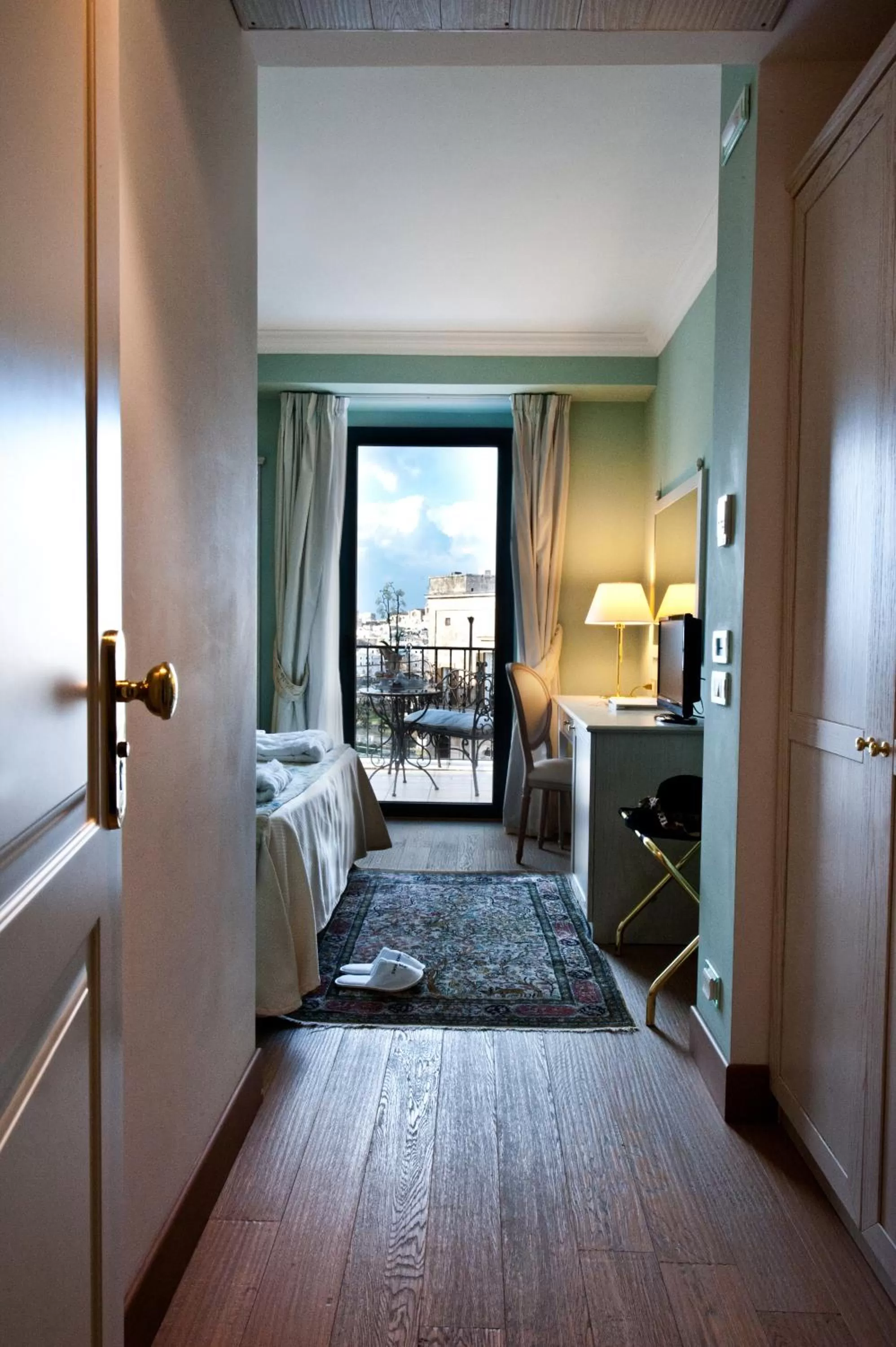 Balcony/Terrace, Bed in OSTUNI PALACE - Hotel Bistrot & SPA