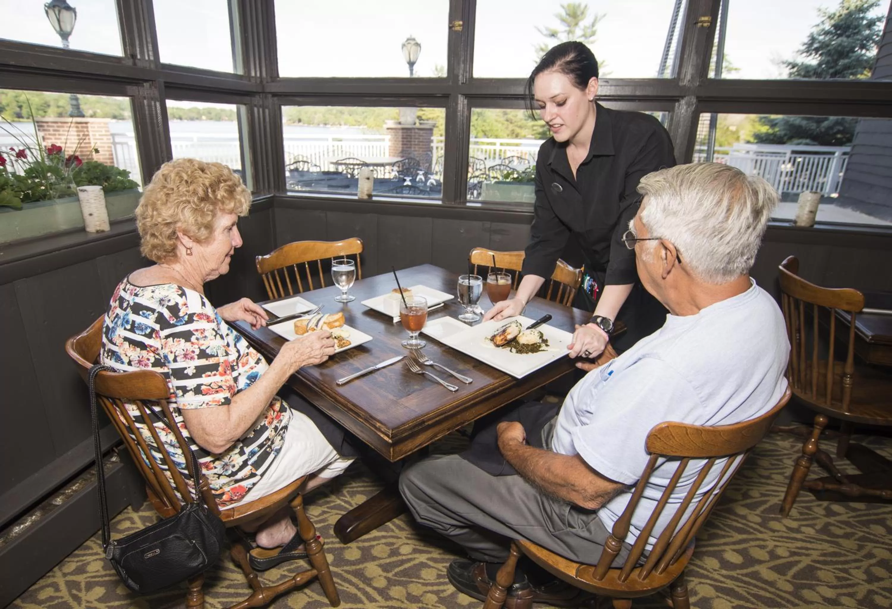 Restaurant/places to eat in Split Rock Resort