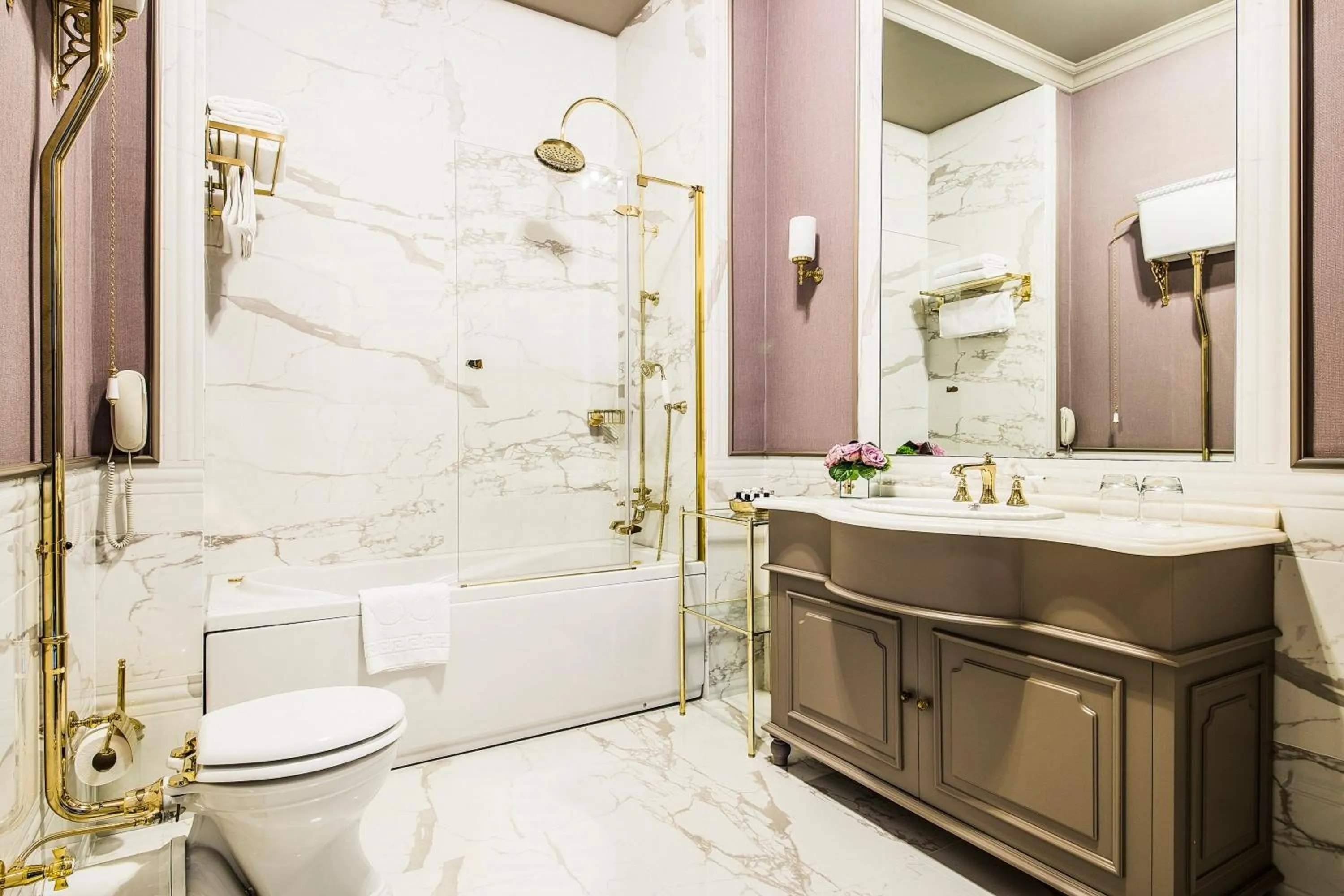 Shower in Bosphorus Palace Hotel