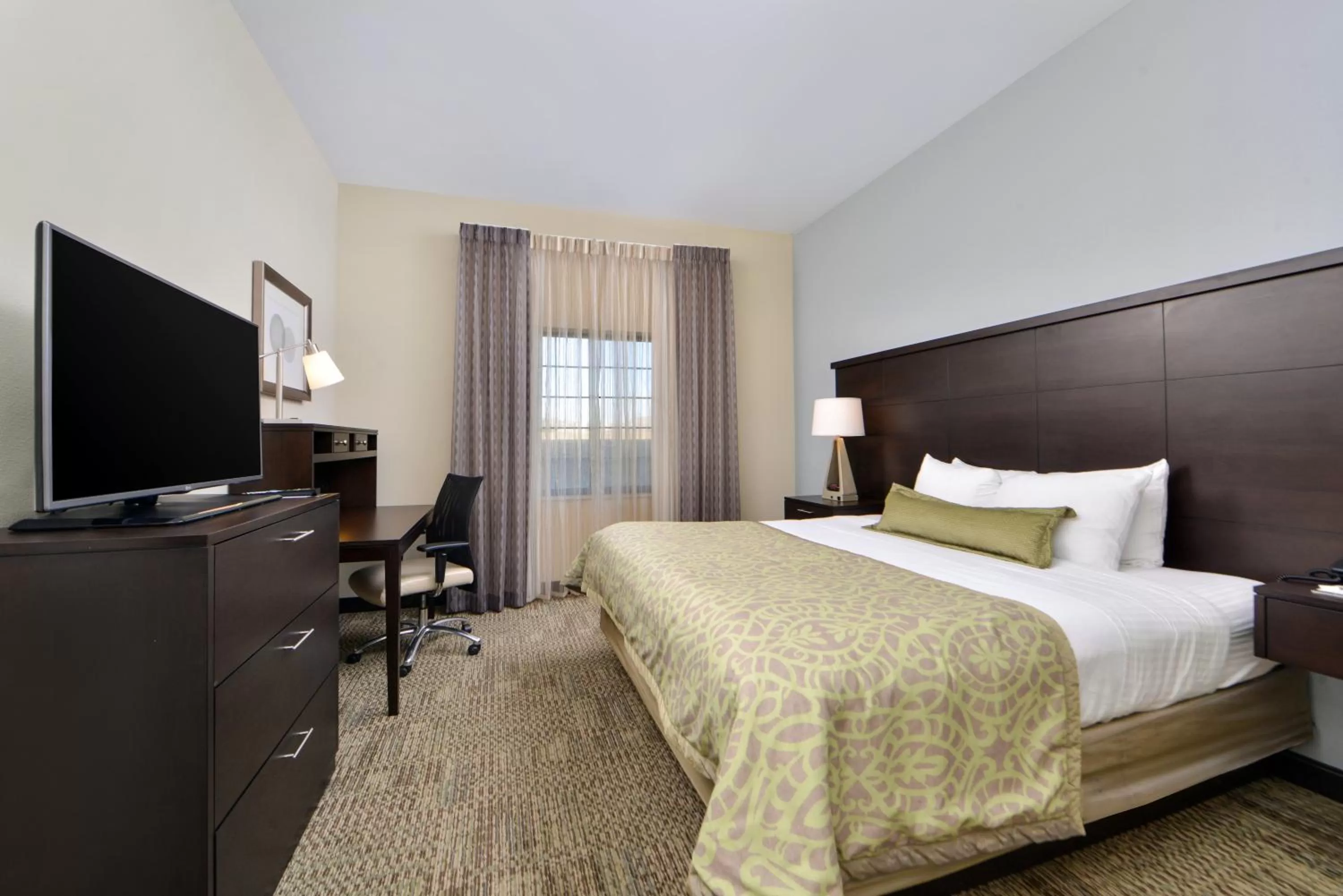 Photo of the whole room, Bed in Staybridge Suites Rochester by IHG