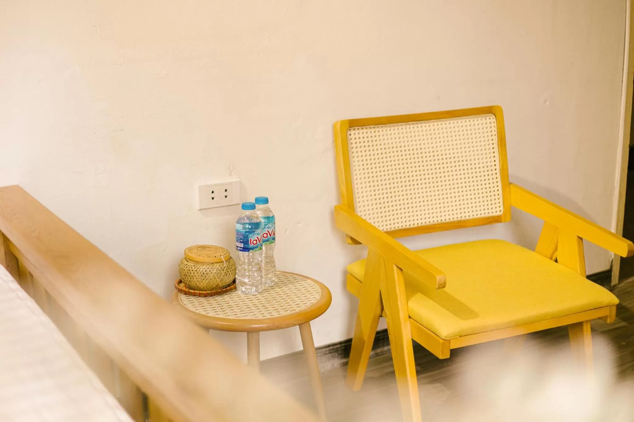 Seating area in Eden Westlake Hotel