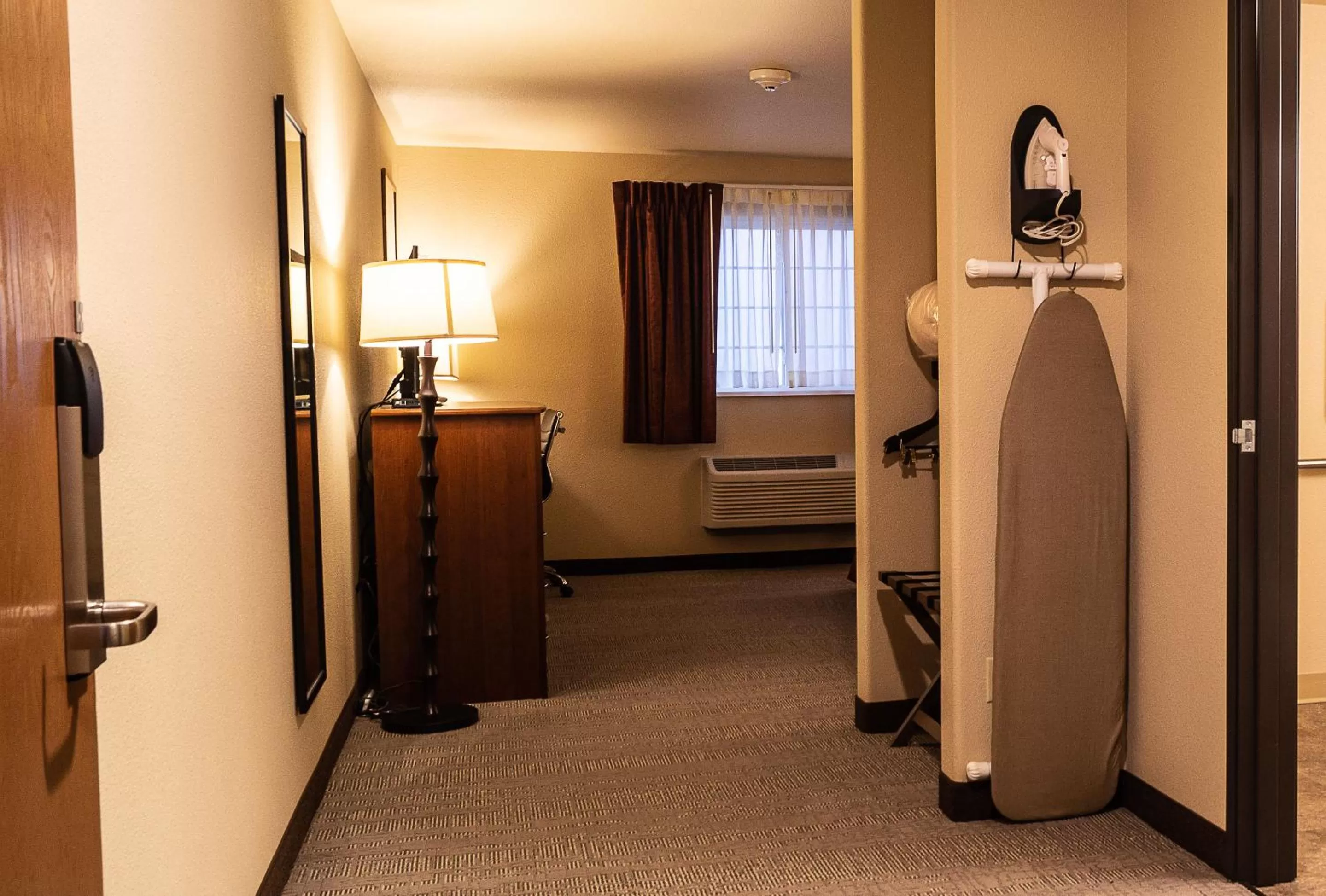 Living room, Seating Area in Newcastle Lodge & Convention Center