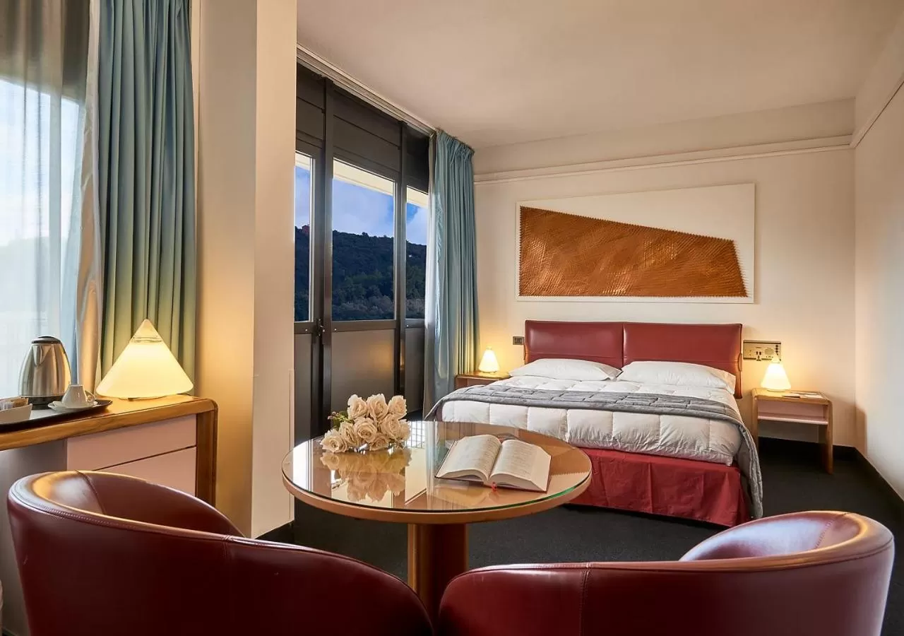 Photo of the whole room, Bed in Albornoz Palace Hotel