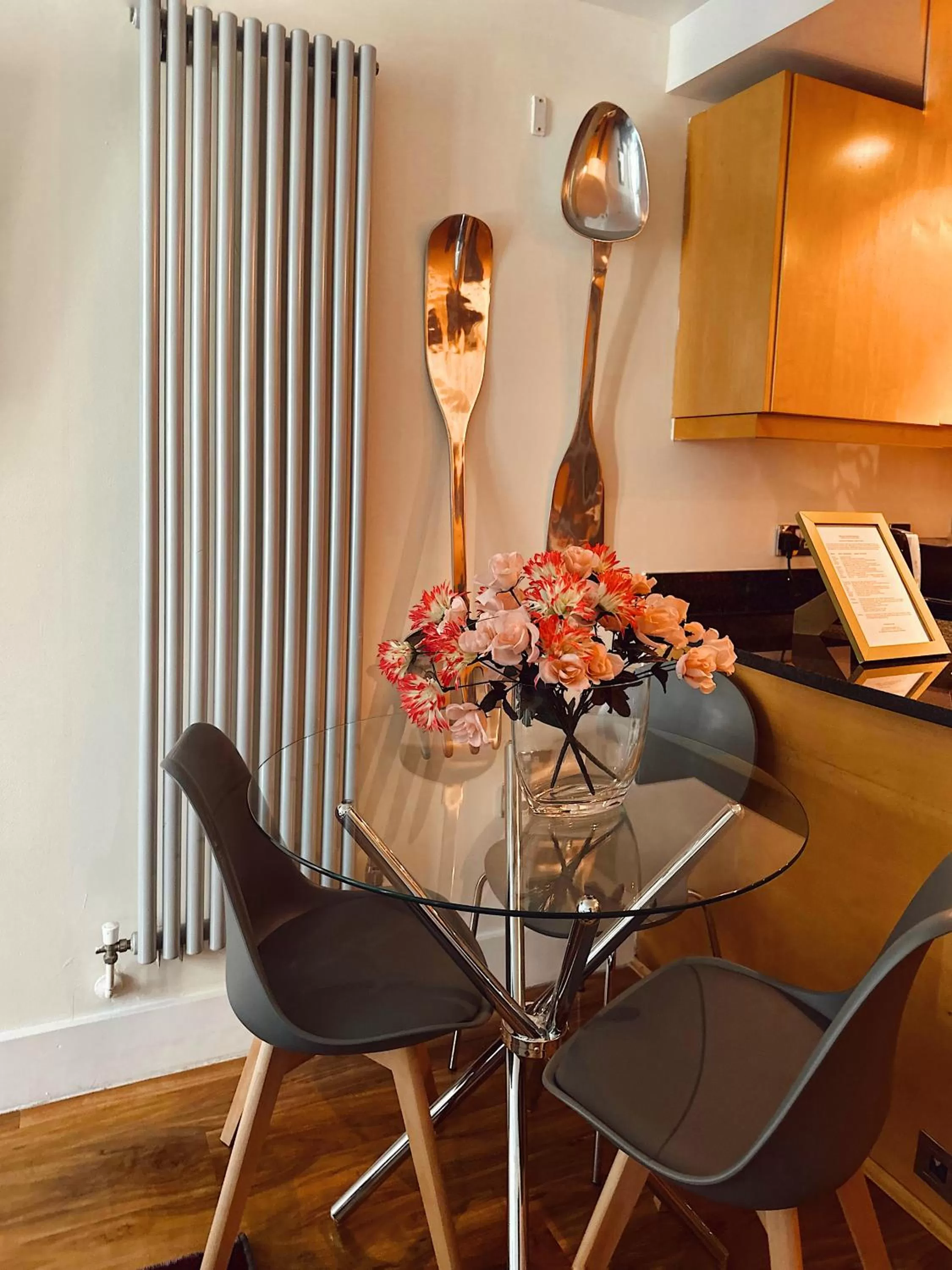 Kitchen or kitchenette in Canary Wharf - Luxury Apartments