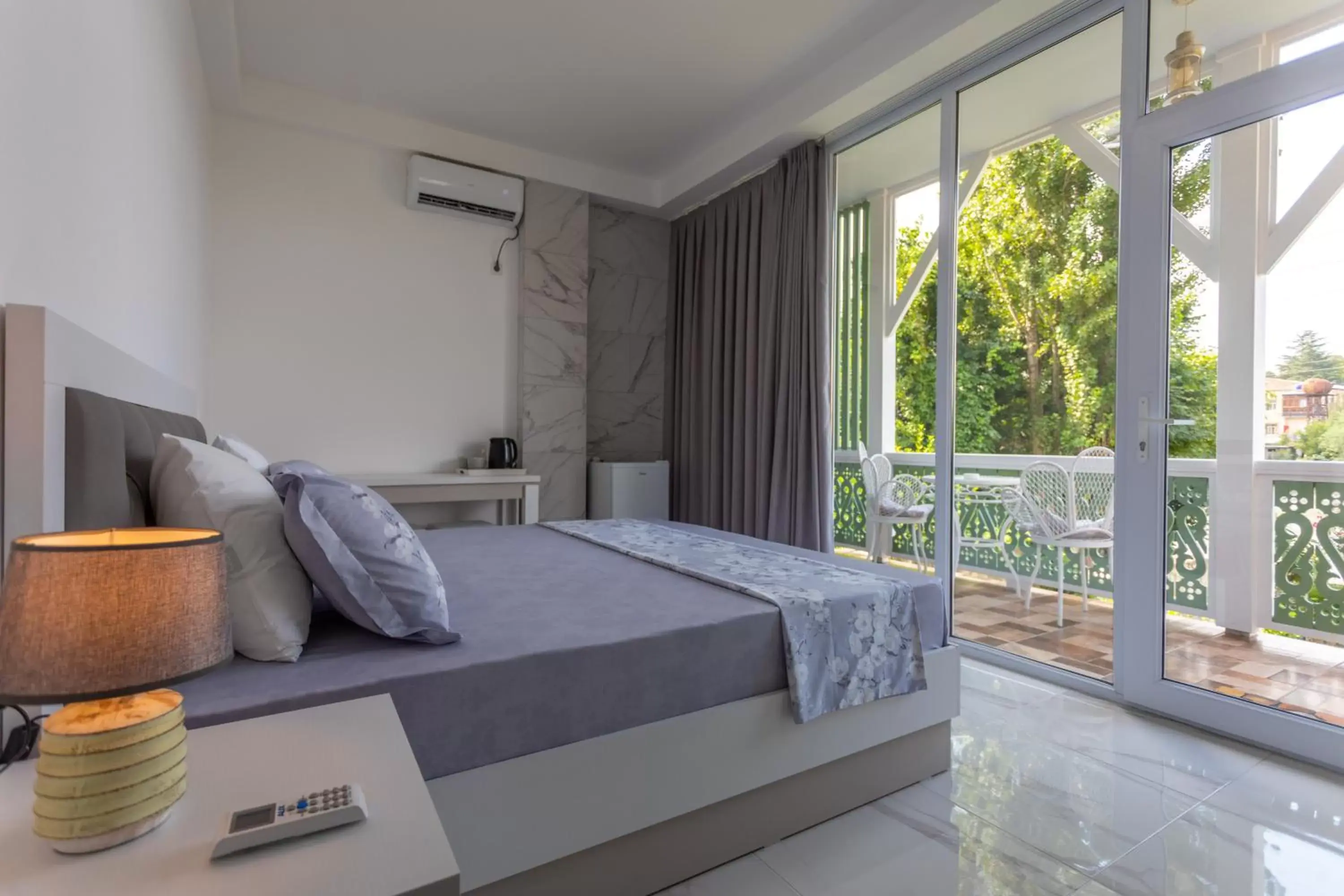 Deluxe Double Room with Balcony in Hotel Paradise Road Deluxe Double Room with Balcony in Hotel Paradise Road