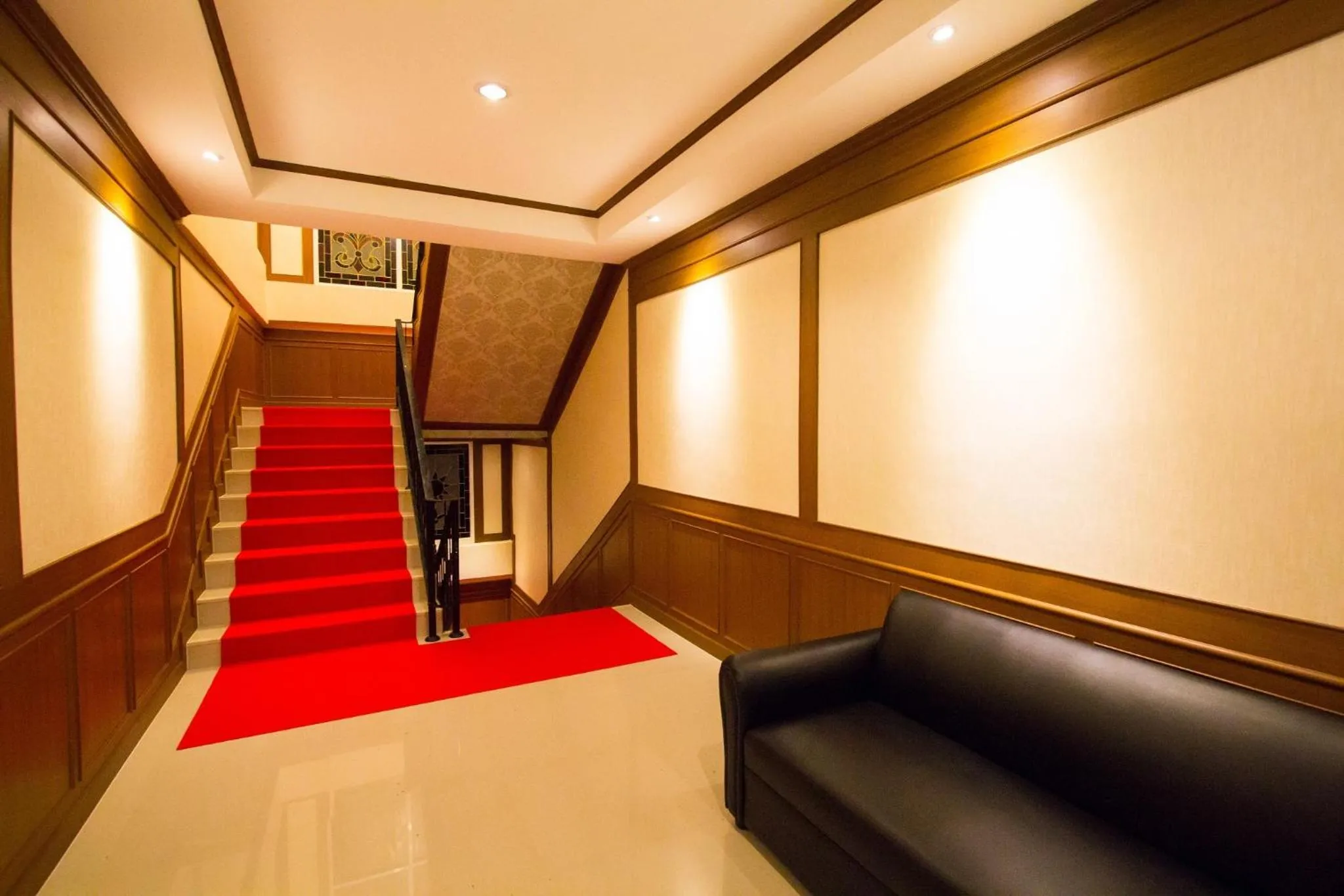 Property building in The Lion King Hotel Udonthani