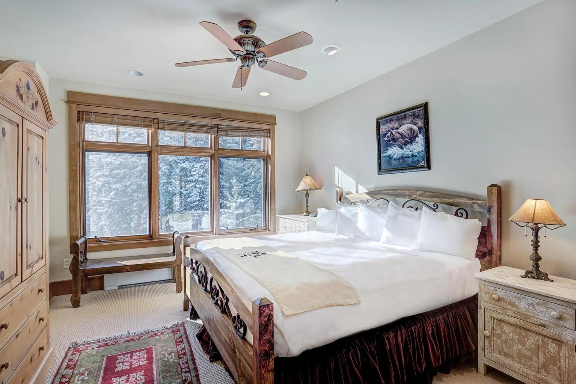 Bed in Timbers & Lone Eagle by Keystone Resort