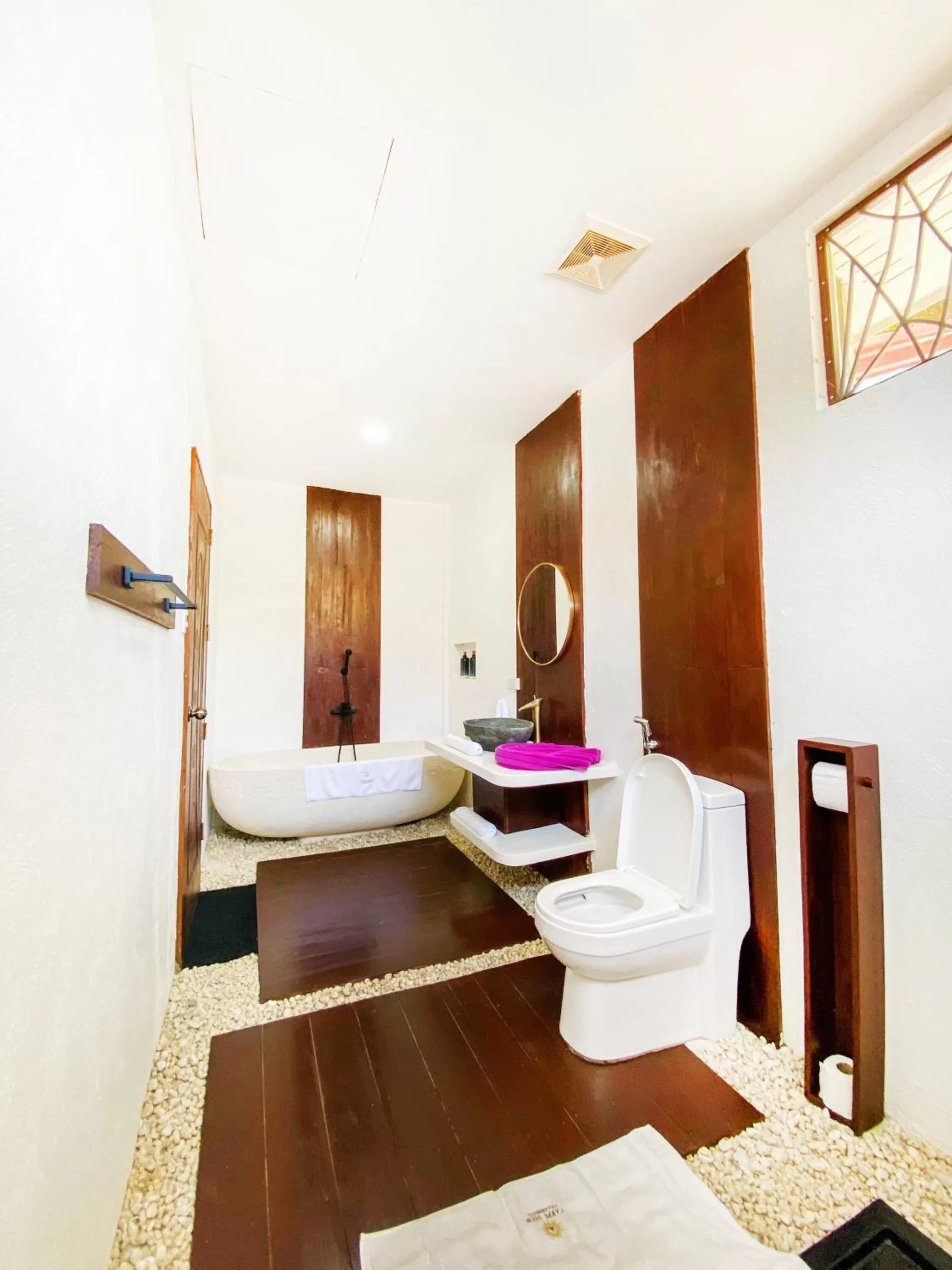 Toilet in Carpe Diem Villas & Resort Dive & Stay resort