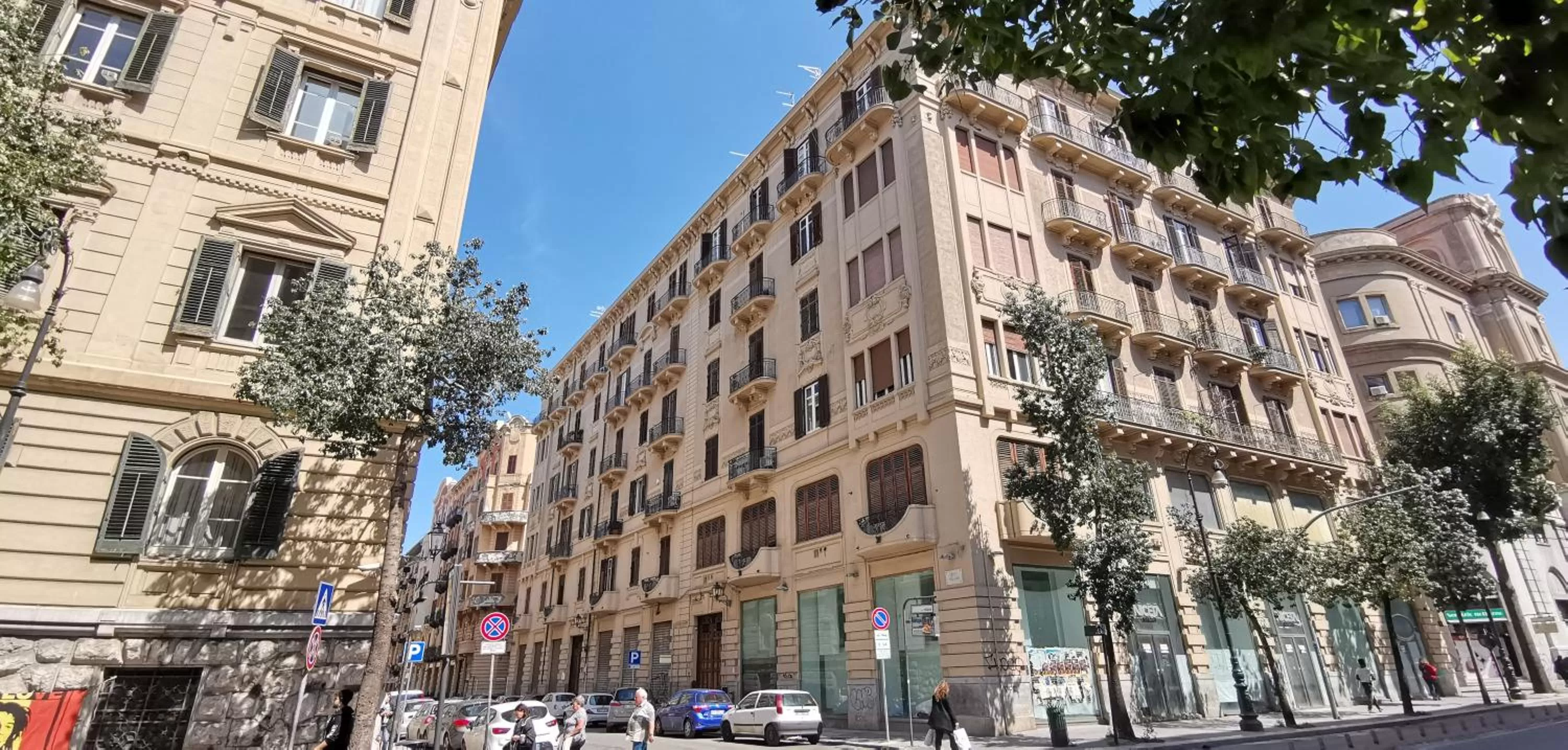 Property building in Liberty Palace