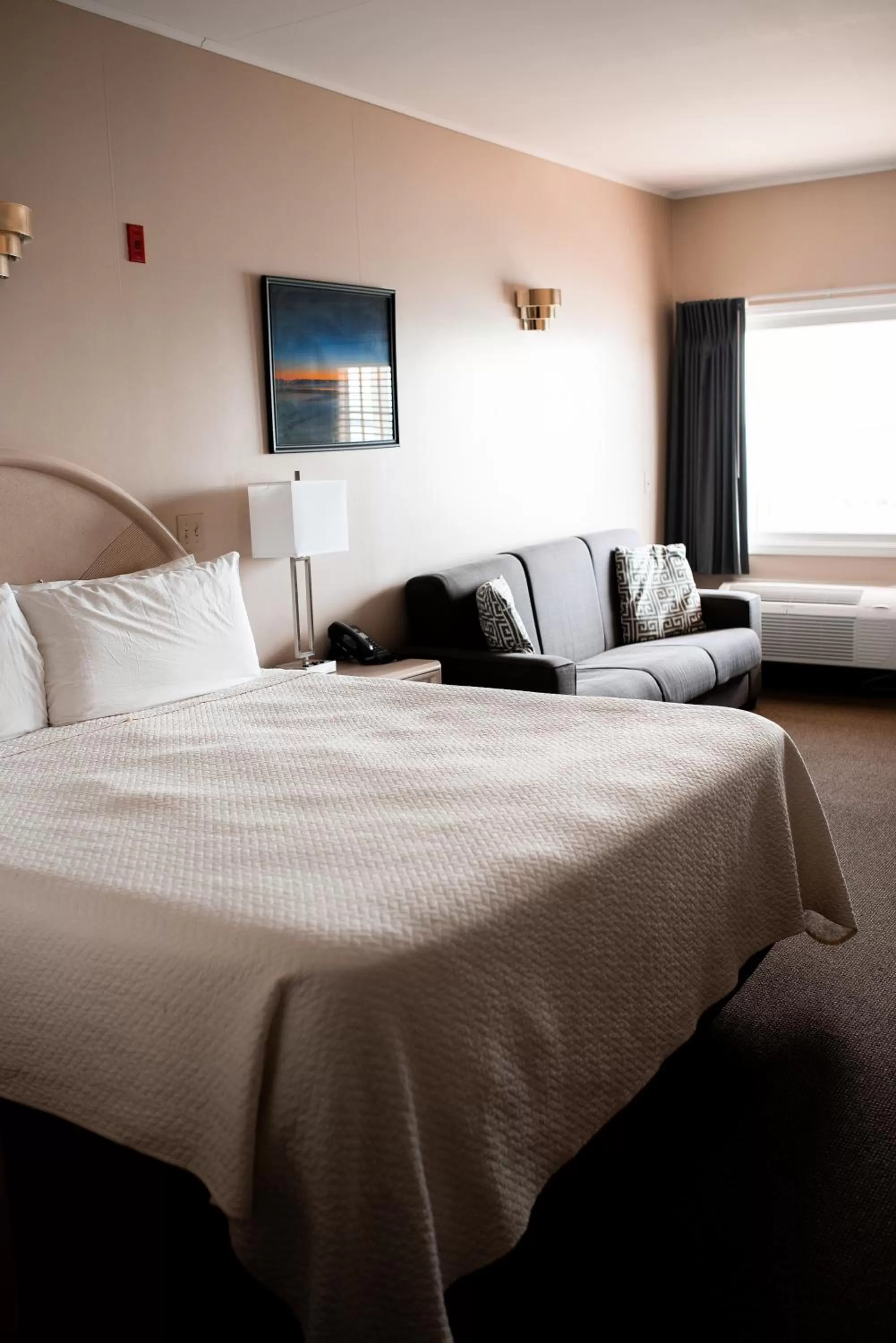 Bedroom, Bed in West Bank Inn