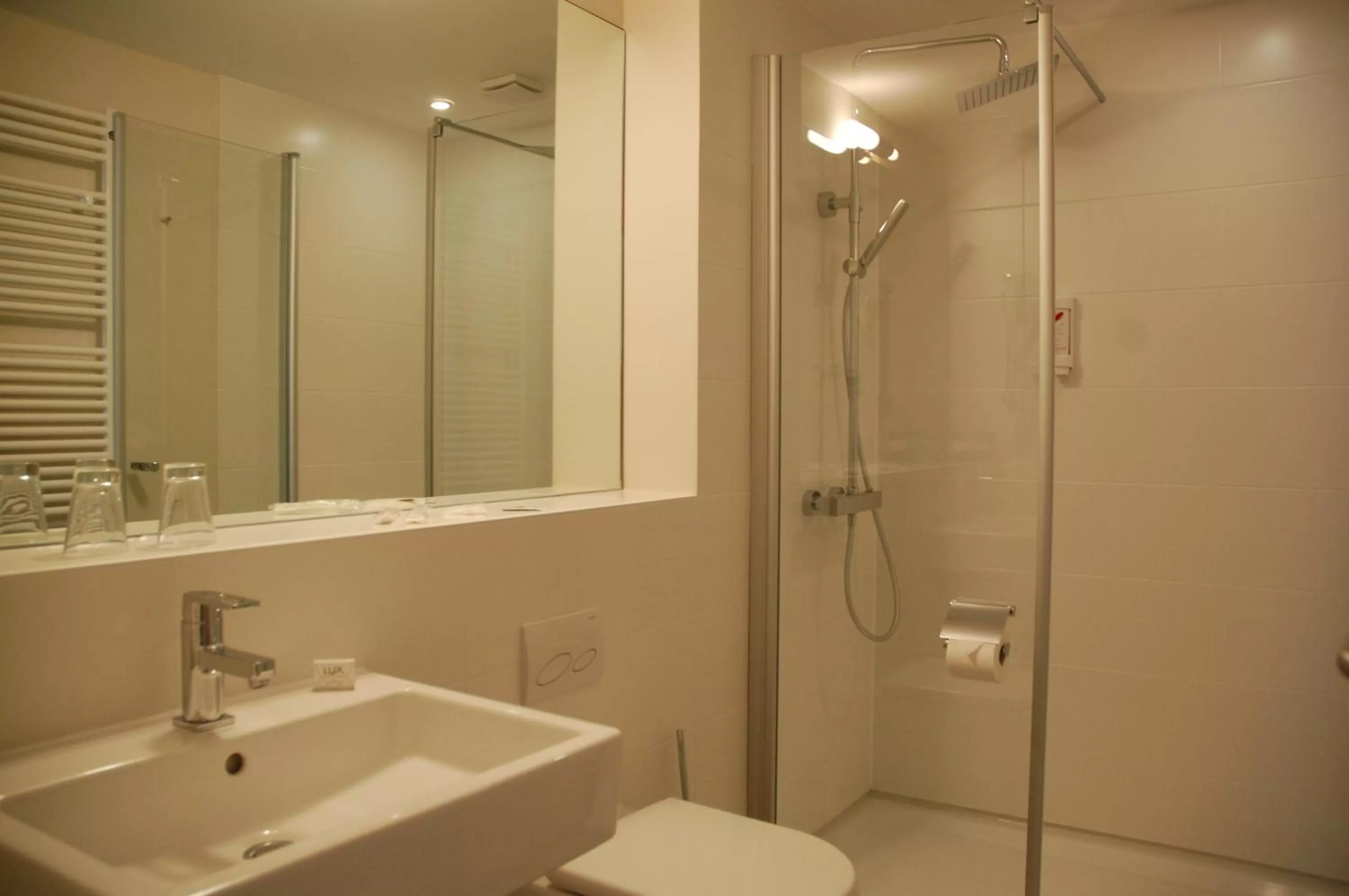 Bathroom in Parkhotel Bad Bevensen ,ThermePlus