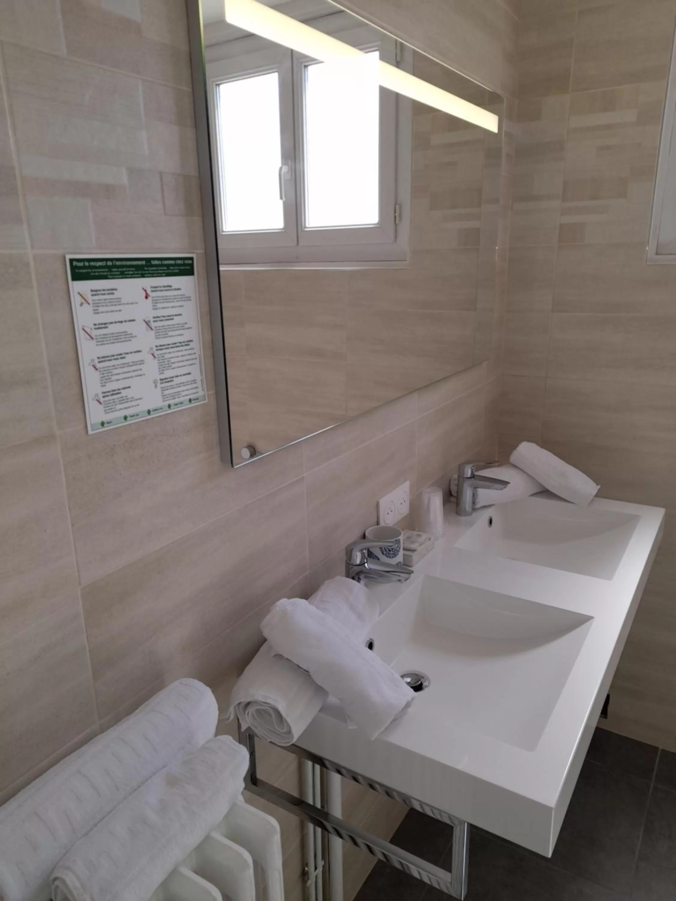 Contact Hotel de France