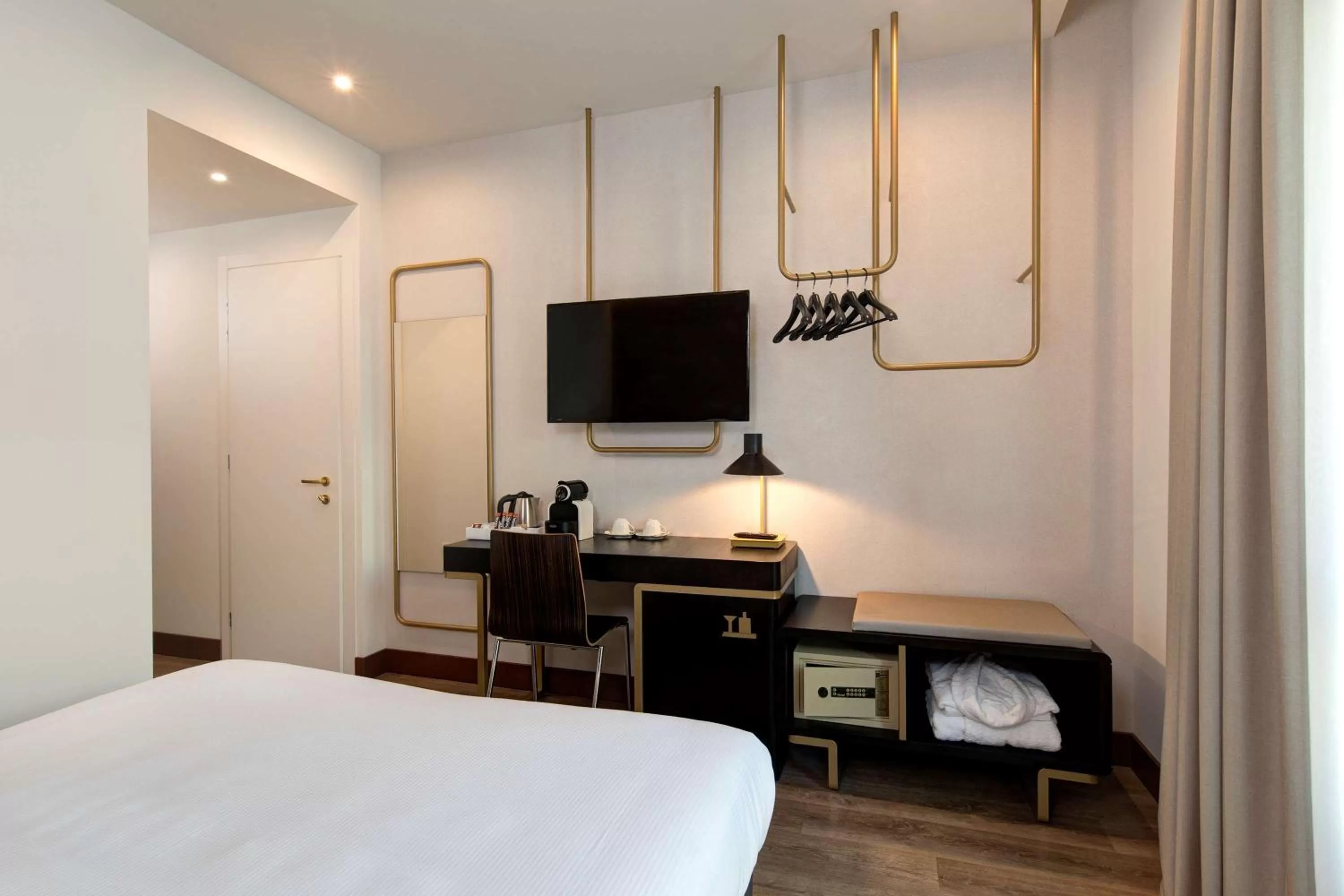 TV and multimedia, Bed in Best Western Hotel Tritone