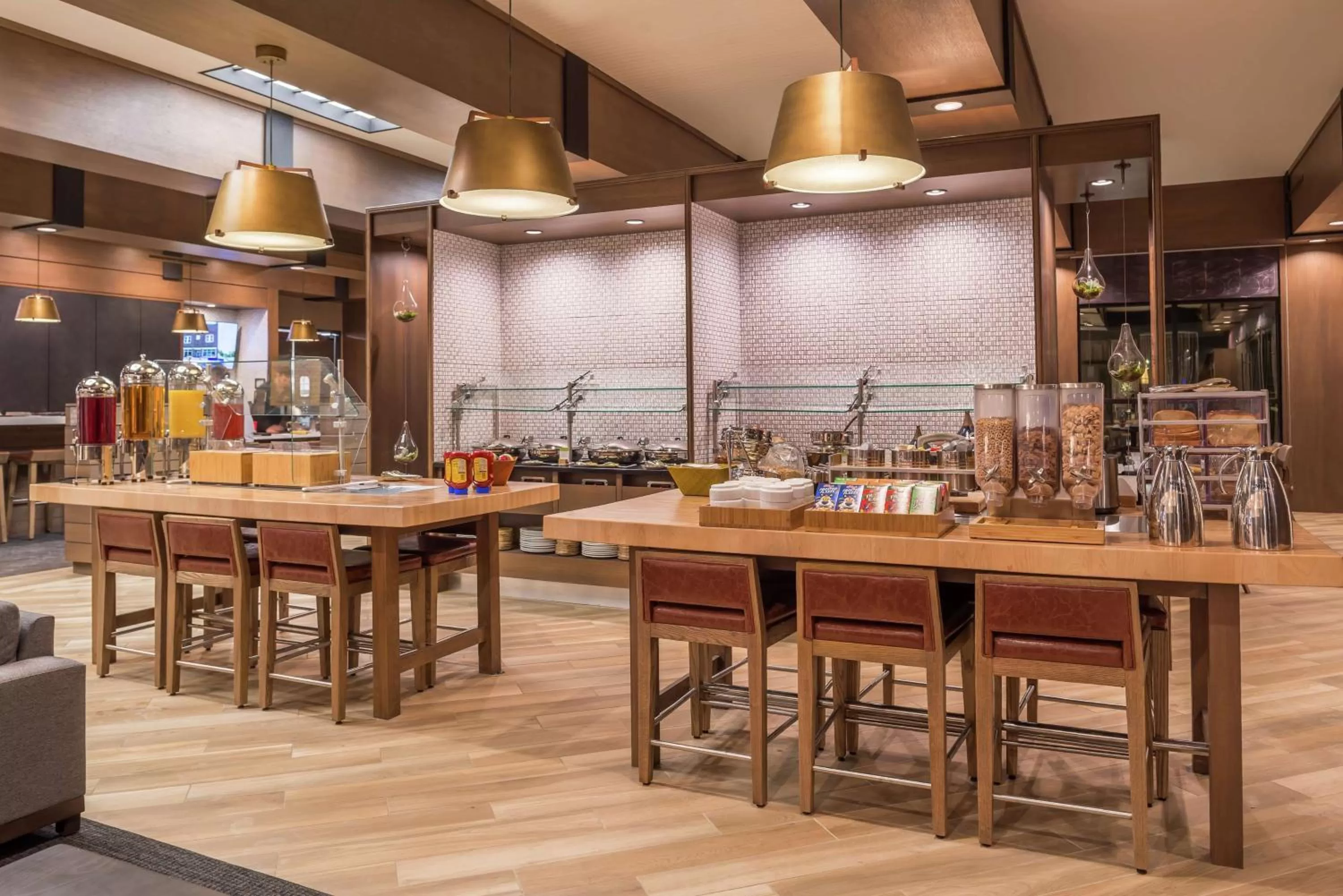 Dining area in Doubletree By Hilton Lafayette East