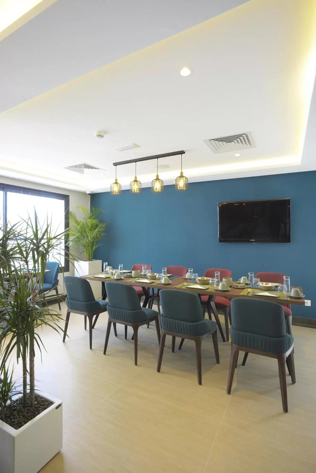 Restaurant/places to eat in MAIA HOTEL SUITES