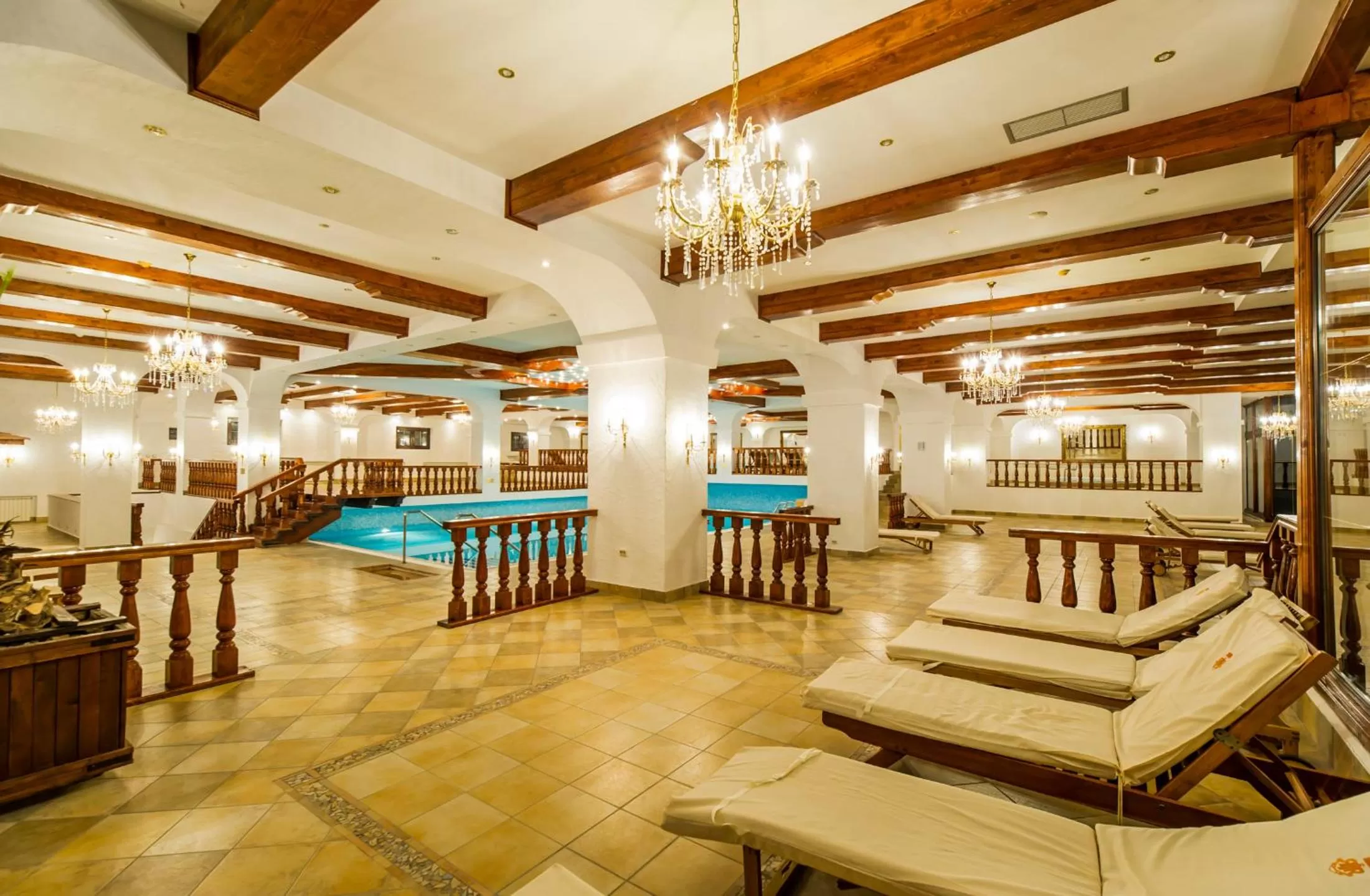 Swimming pool in Aurelius Imparatul Romanilor Hotel & SPA