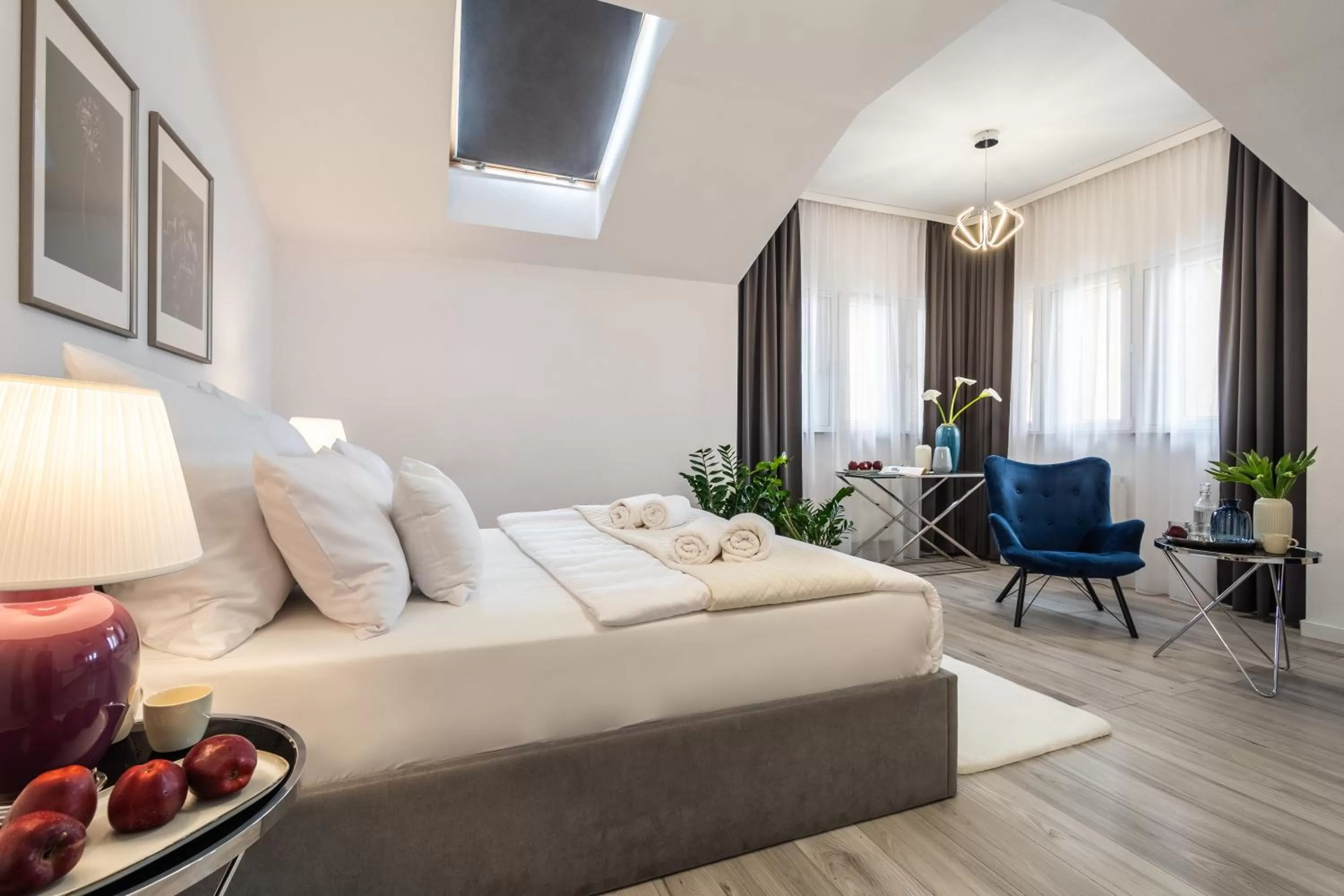 Living room in Hotel Sofia by The Railway Station Wroclaw