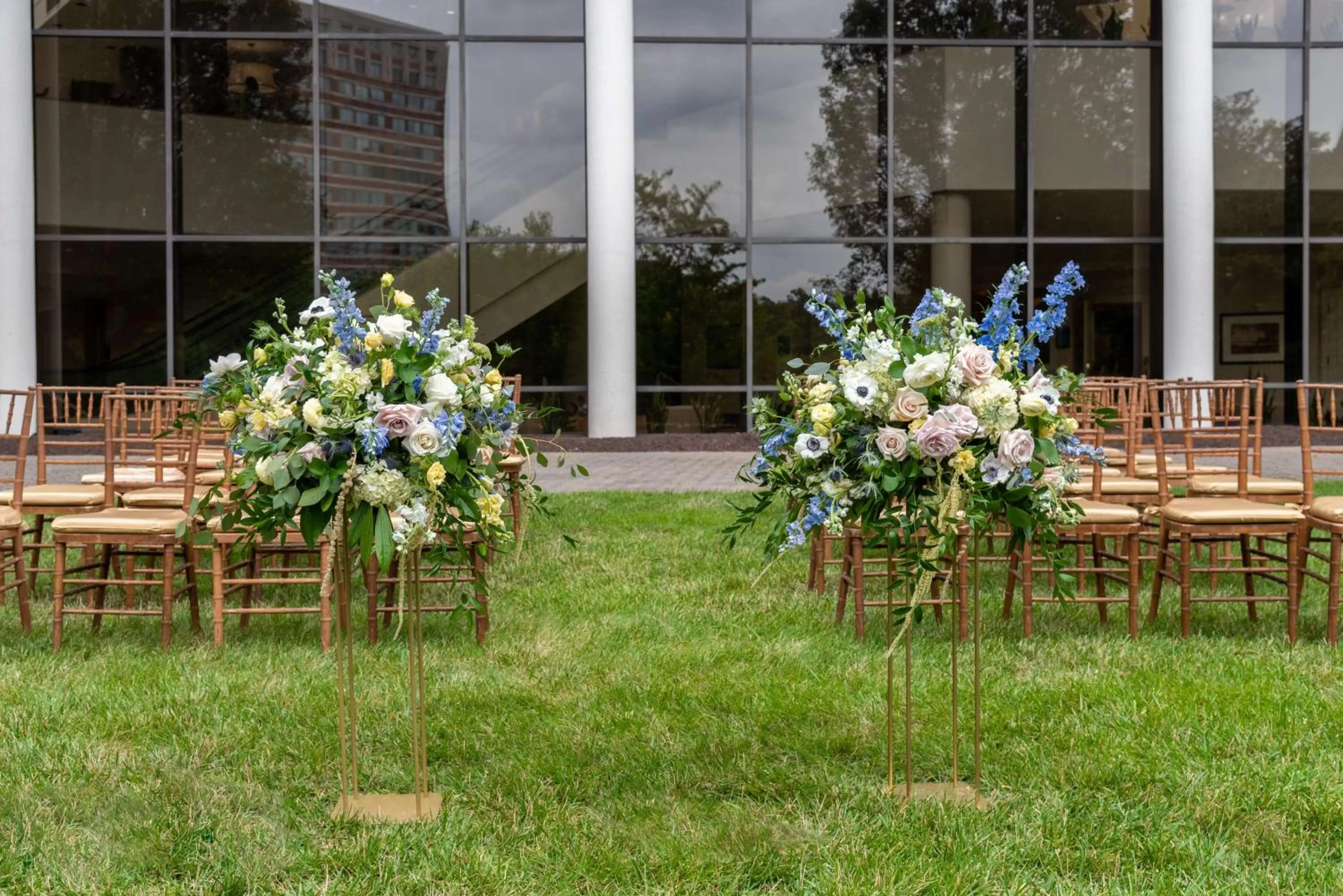 Garden in Hilton Alexandria Mark Center