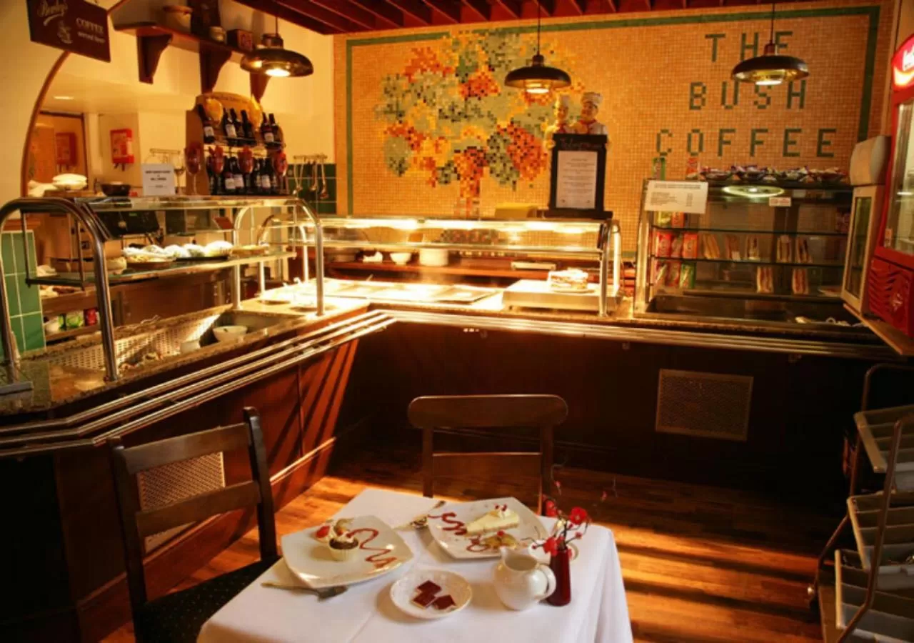 Restaurant/places to eat in Bush Hotel