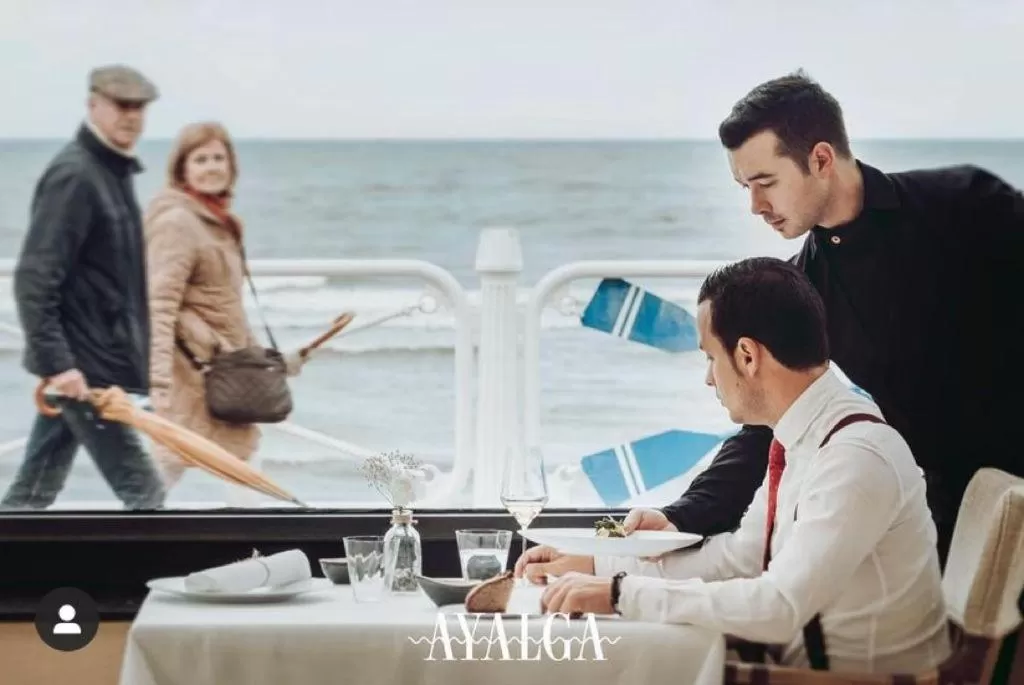 Hotel Villa Rosario II, Edificio Moderno