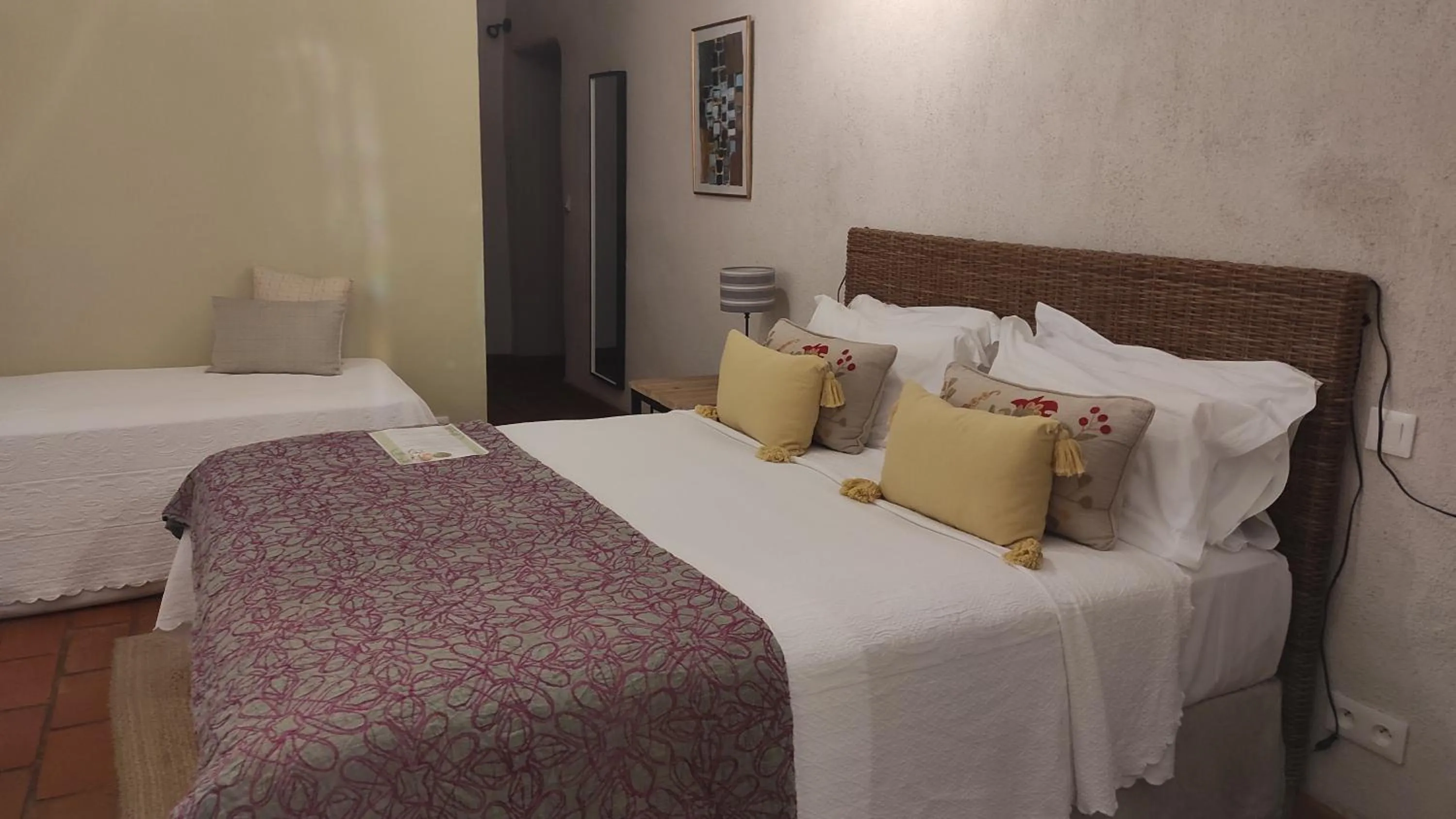 Bed in Hotel Le Mas Trilles