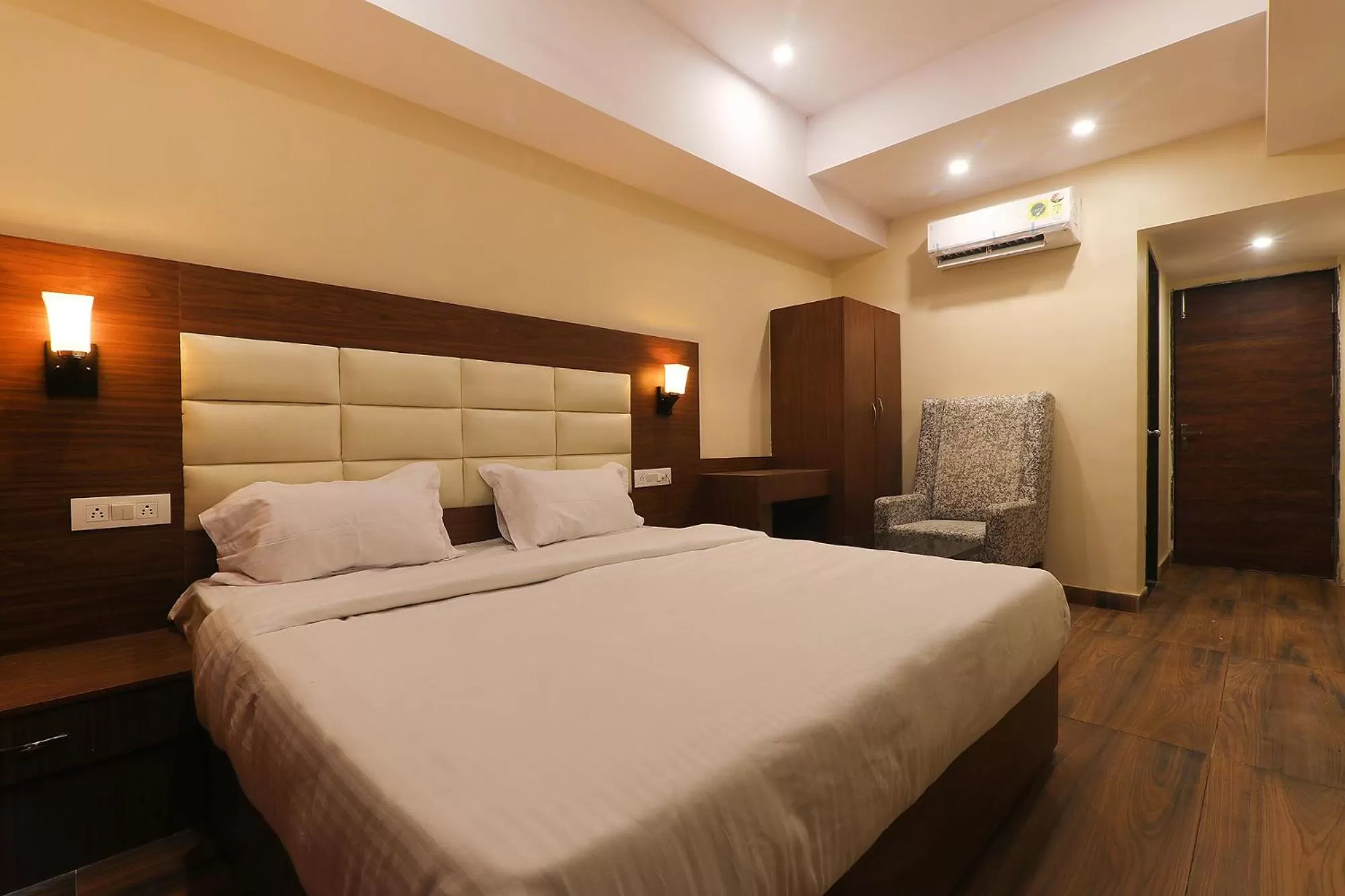 Bed in FabHotel Blueark