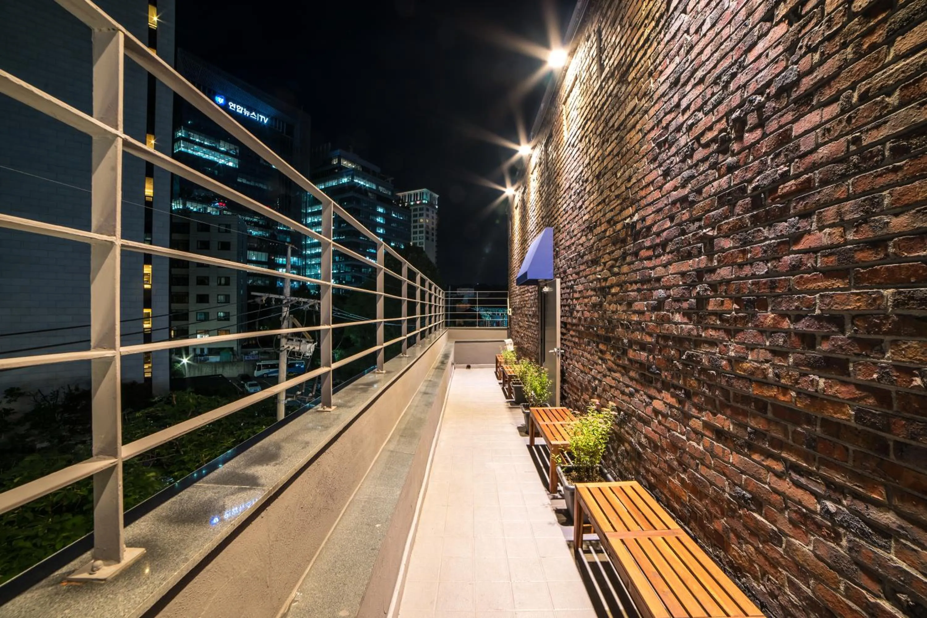 Property building in Soosong Guesthouse Gwanghwamun Myeongdon g