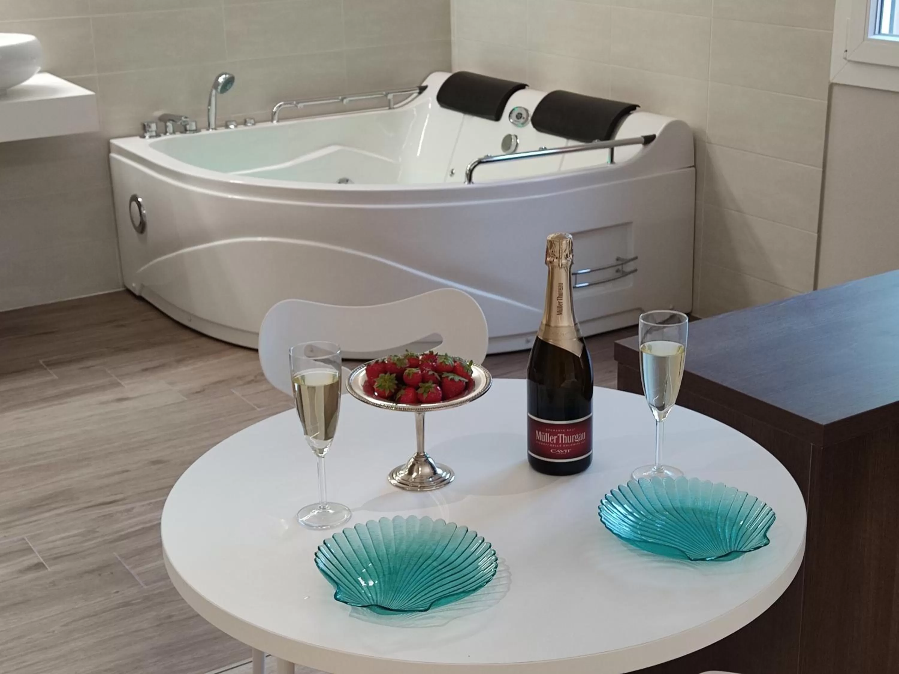 Hot Tub, Drinks in ALBA RESIDENCE