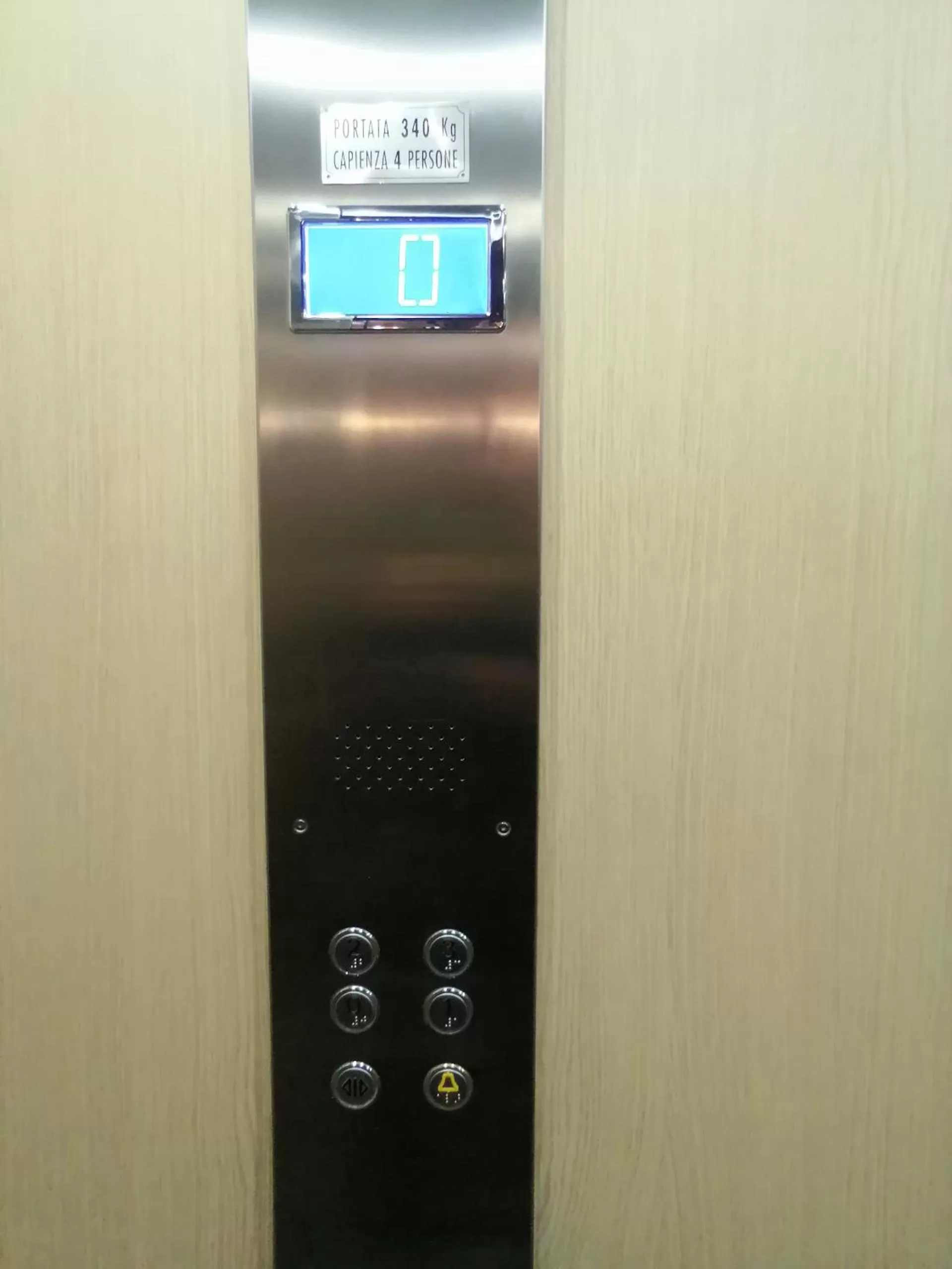 TV/Entertainment Center in hotel de rossi