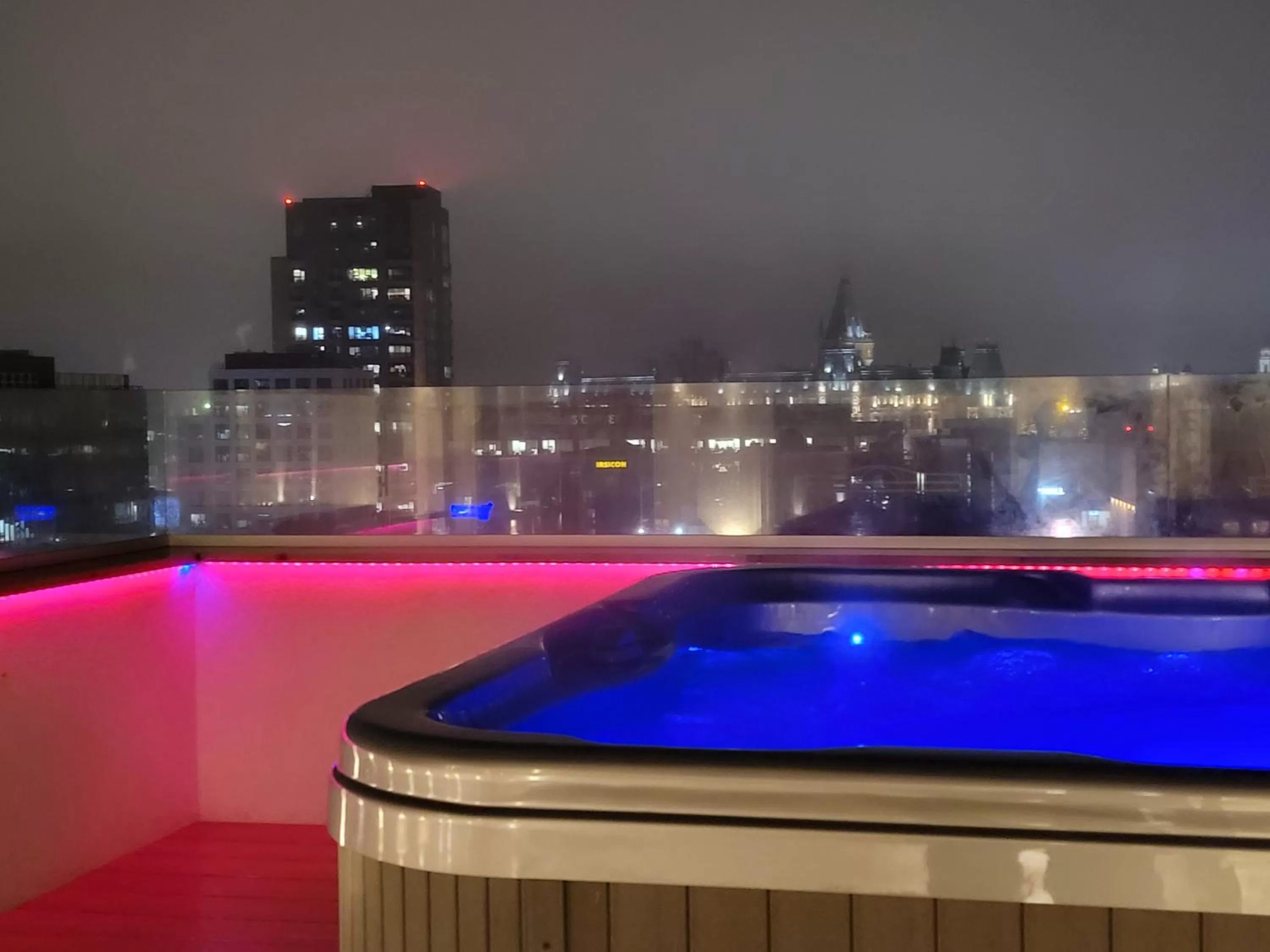 Hot Tub in Terrace Suites Iasi
