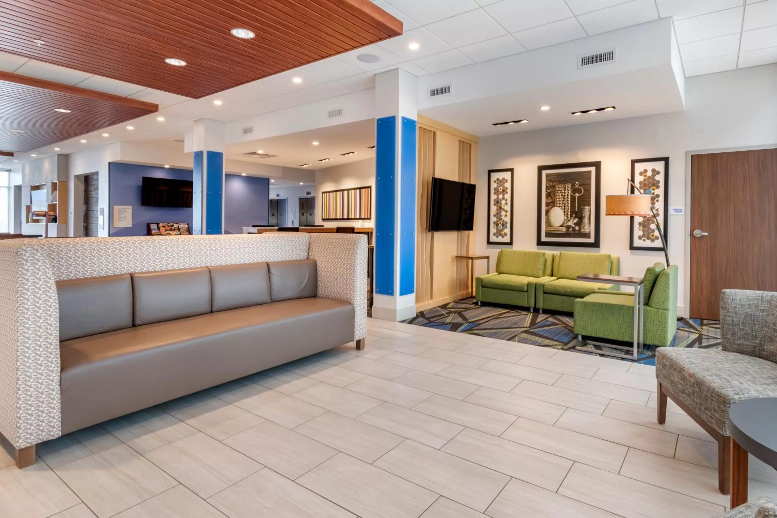 Property building in Holiday Inn Express & Suites - Lancaster - Mount Joy by IHG