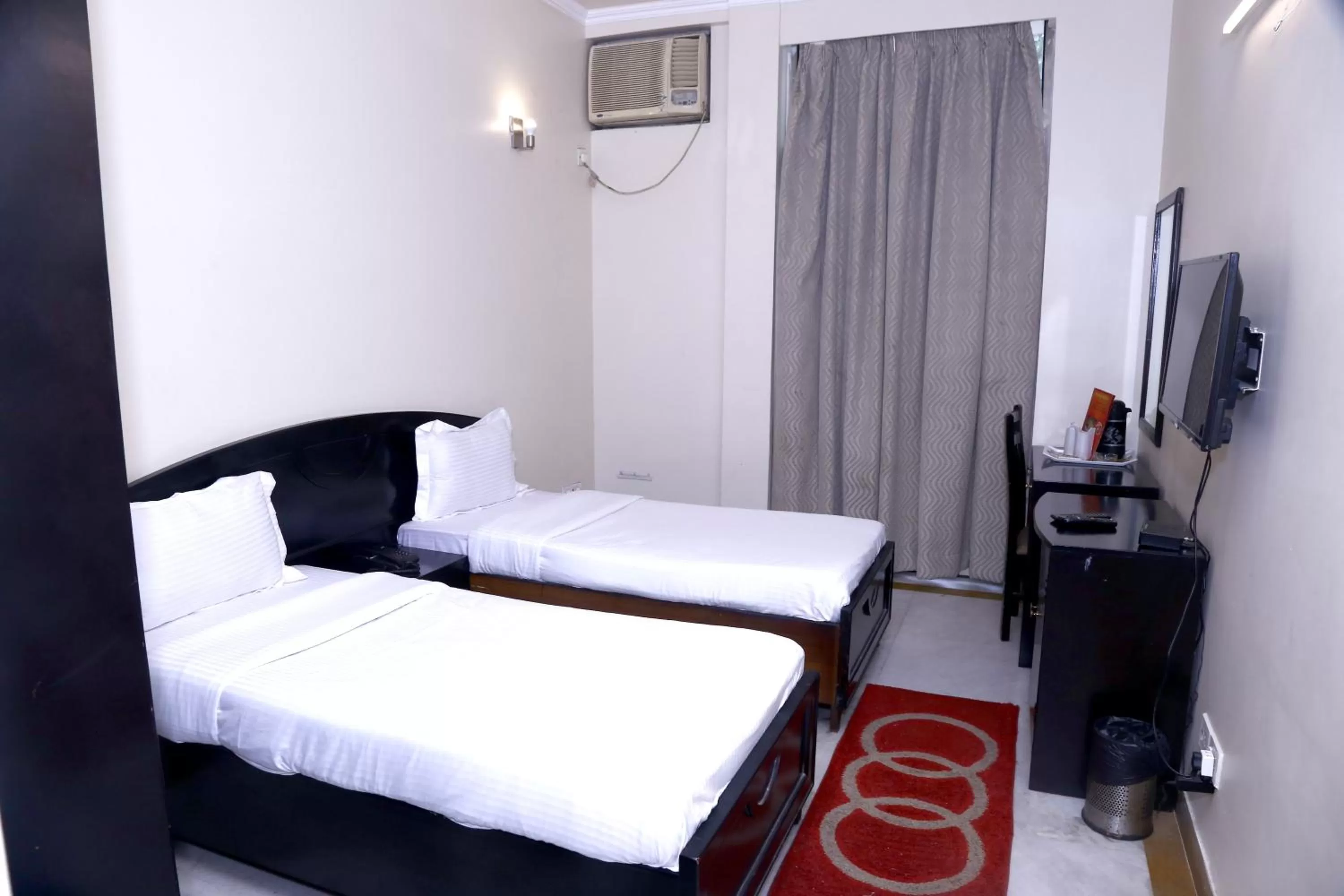 Bedroom, Bed in Hotel City Centre Inn - Nizamuddin Railway Station