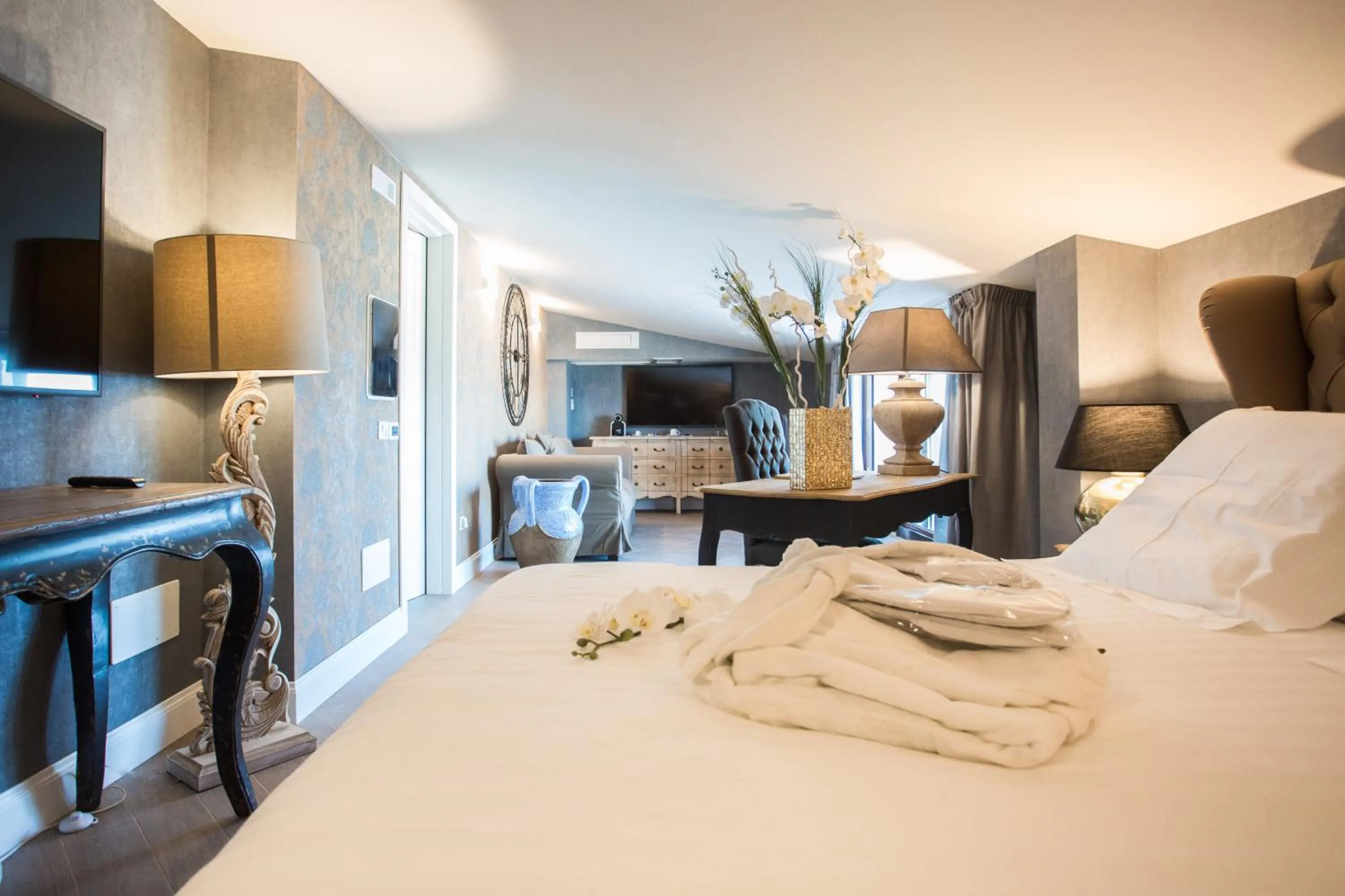 TV and multimedia, Bed in Marina Holiday & Spa