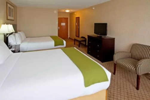 Bedroom, Bed in Holiday Inn Express Hotel & Suites Anderson by IHG