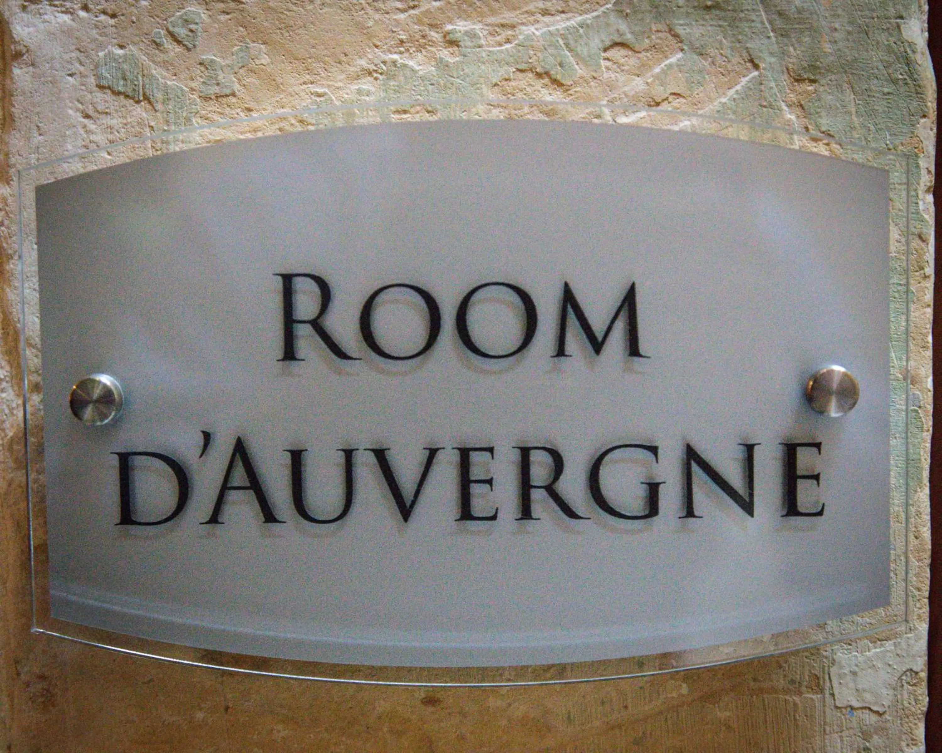 Logo/Certificate/Sign in The 3Cities Auberge