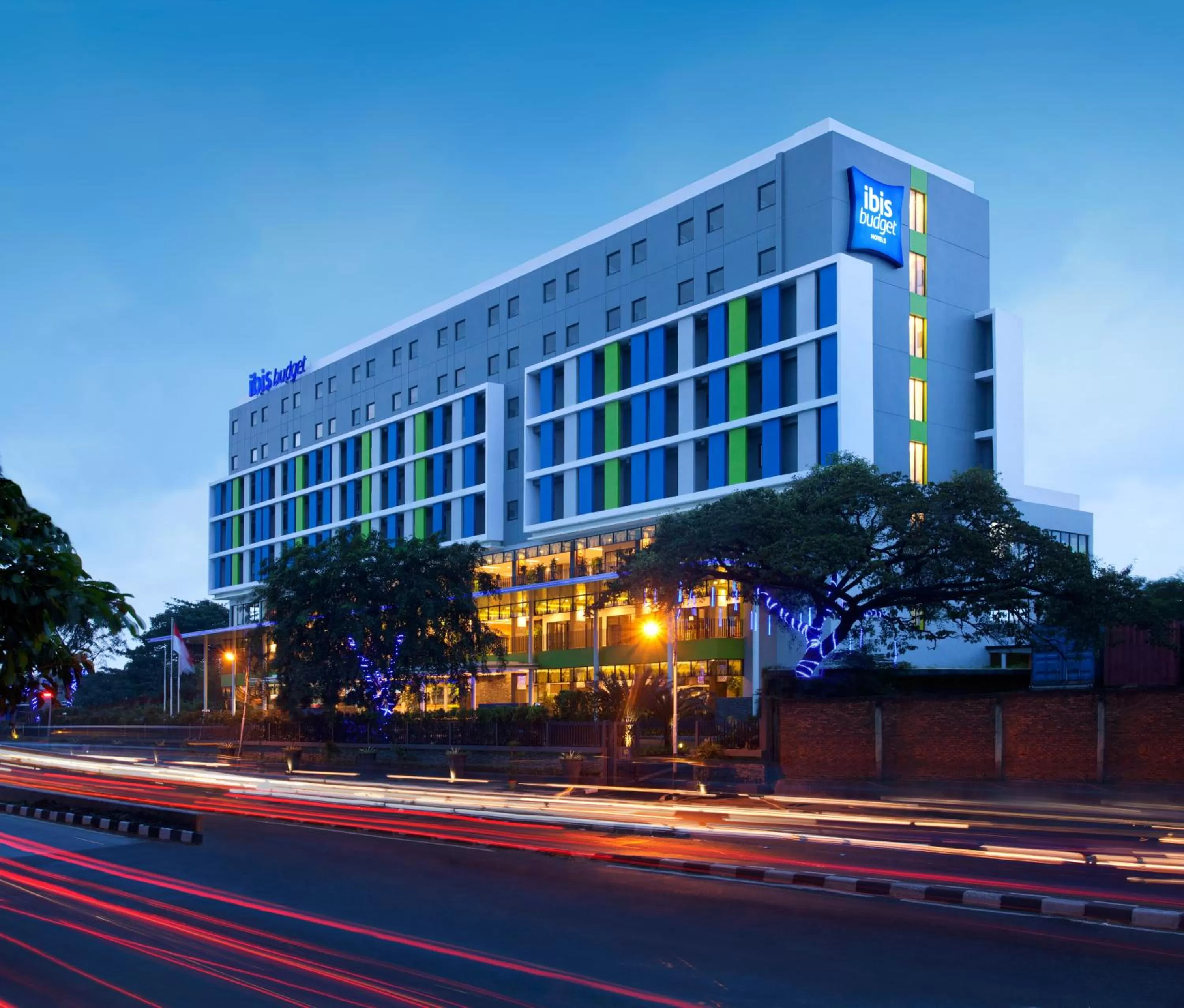 Facade/entrance, Property Building in Ibis Budget Jakarta Daan Mogot