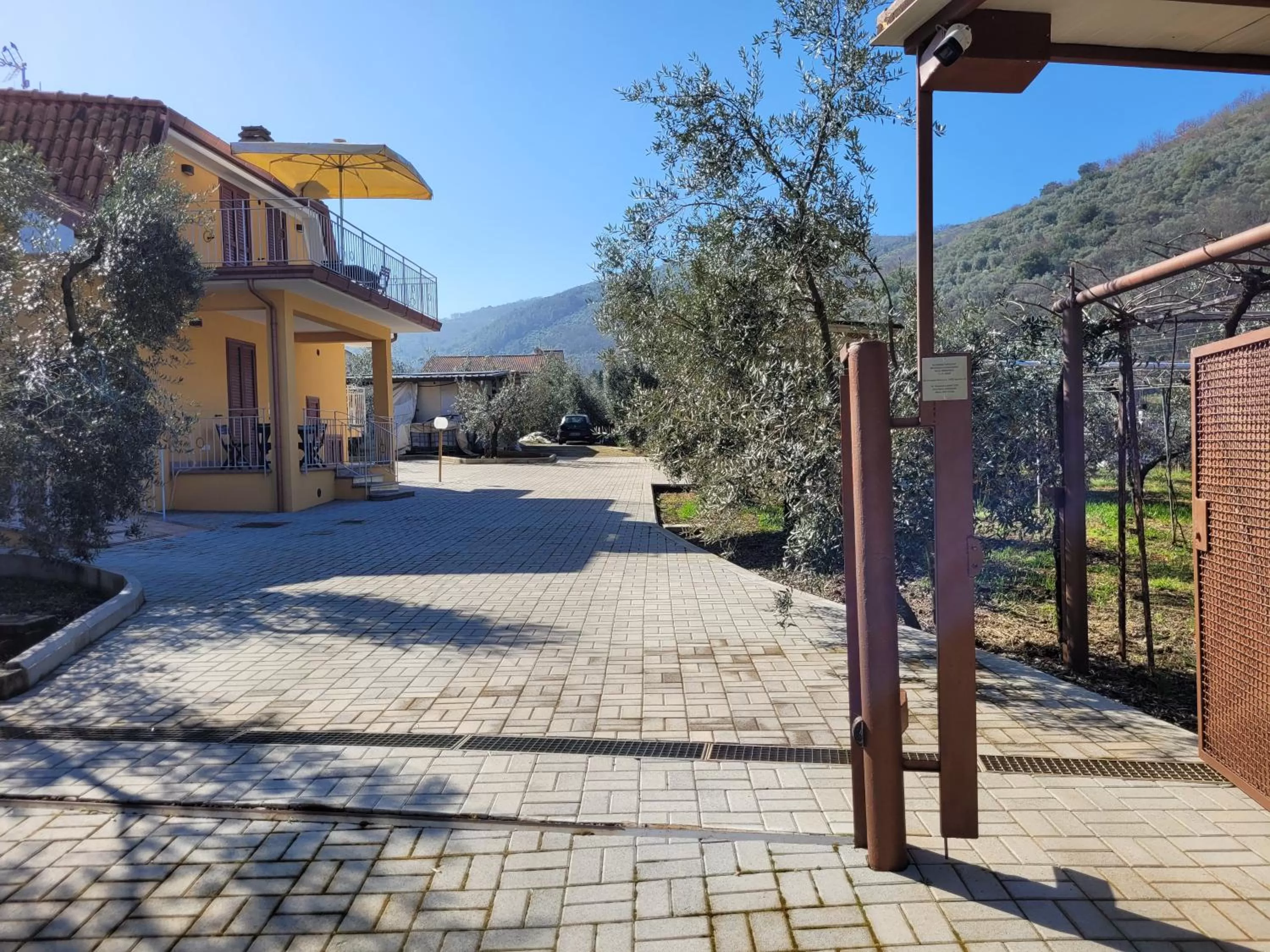 Alloggio turistico Magnifico Alessandro Valle Bernardo 04025 Lenola nei pressi di Fondi LT