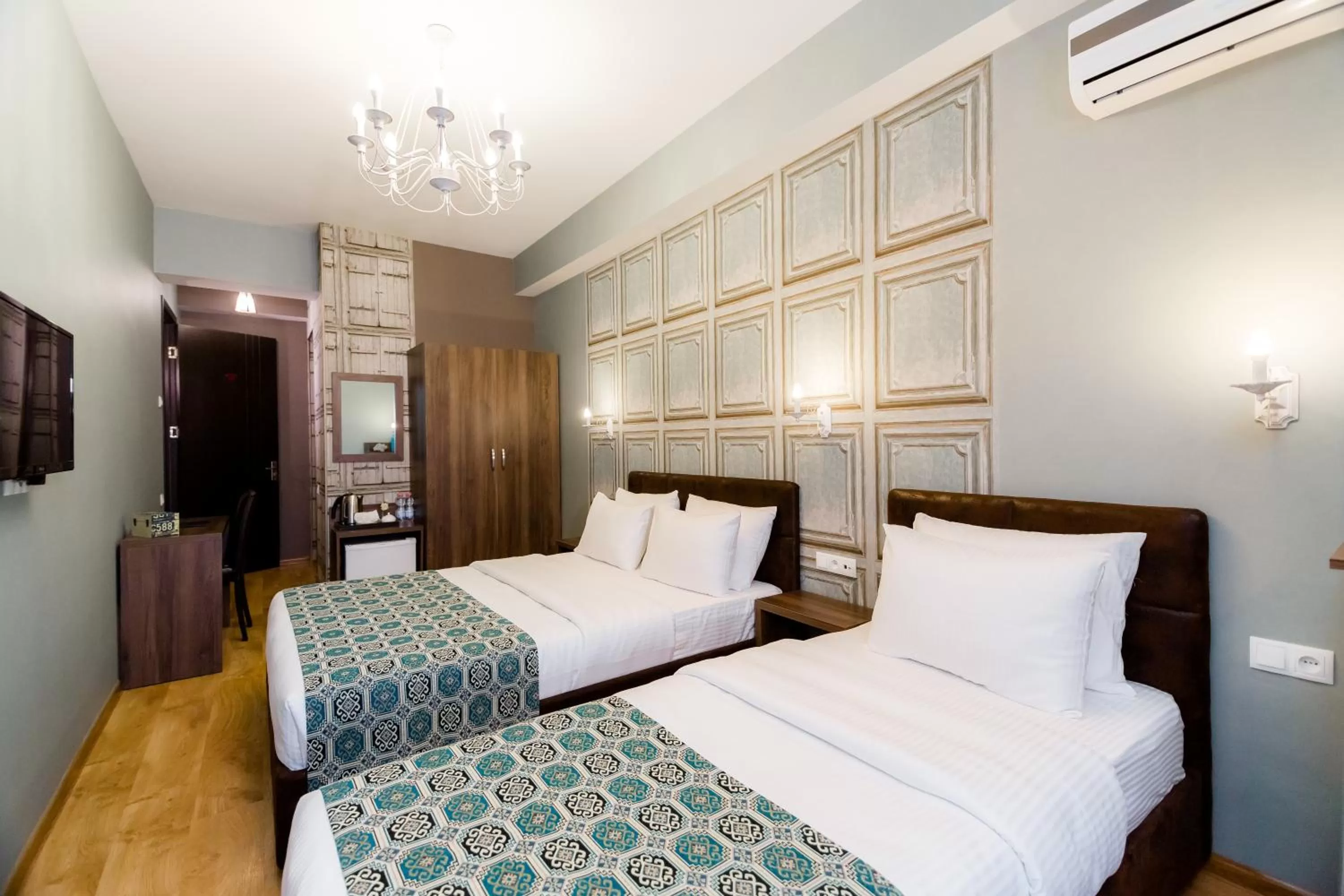 Photo of the whole room, Bed in Hotel Diamond