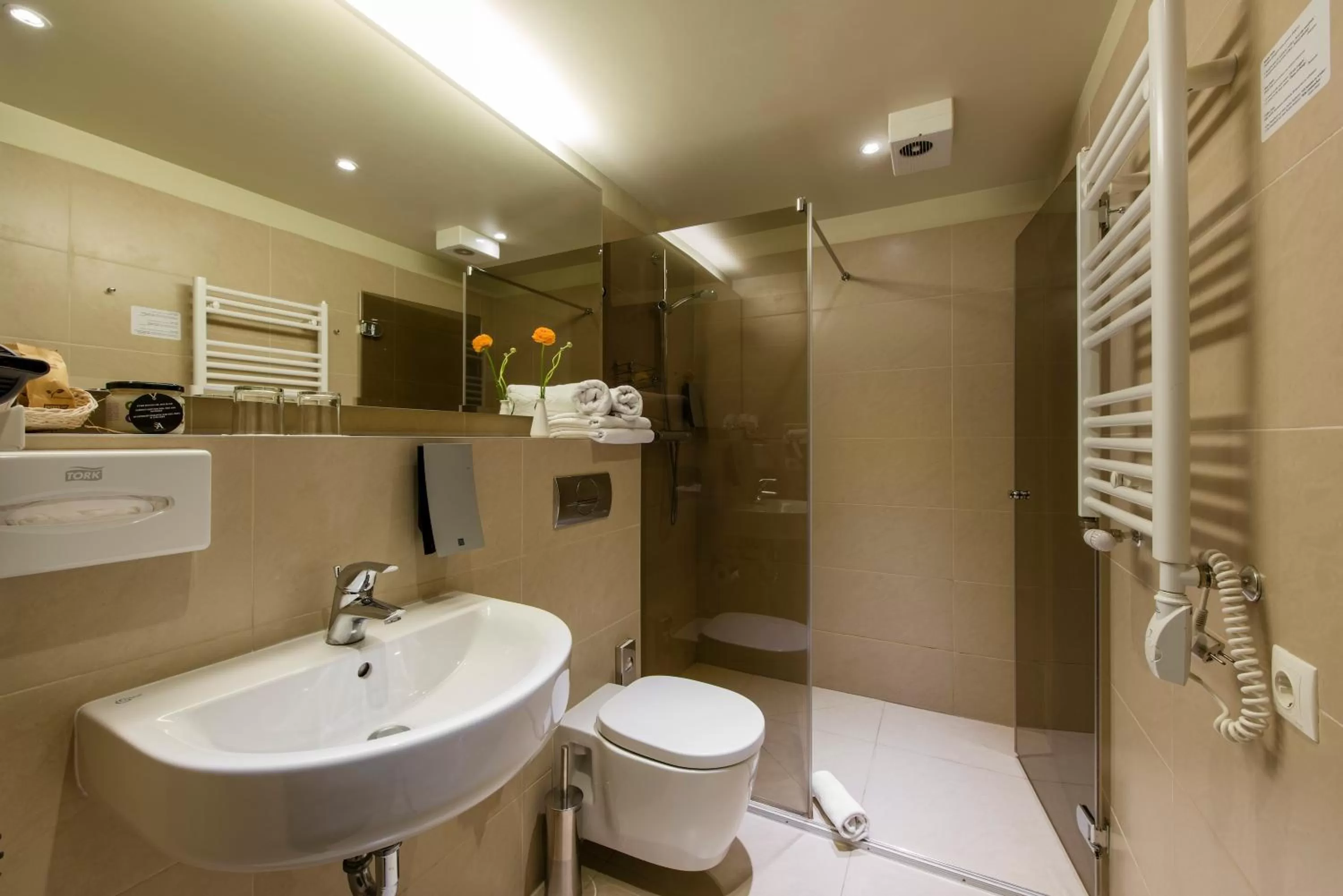 Shower in Amberton Cathedral Square Hotel Vilnius