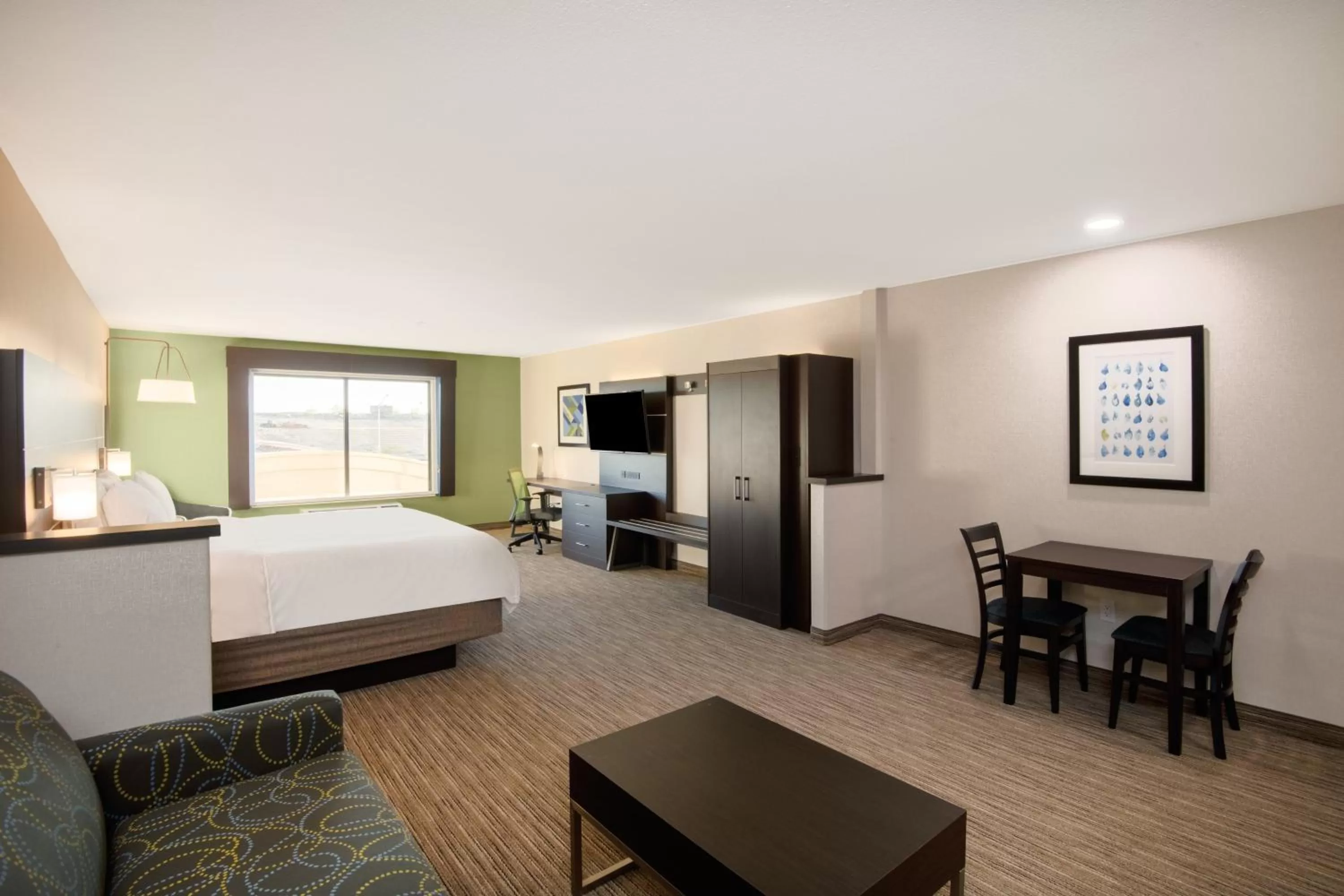 Photo of the whole room, Bed in Holiday Inn Express Hotel & Suites Yuma by IHG
