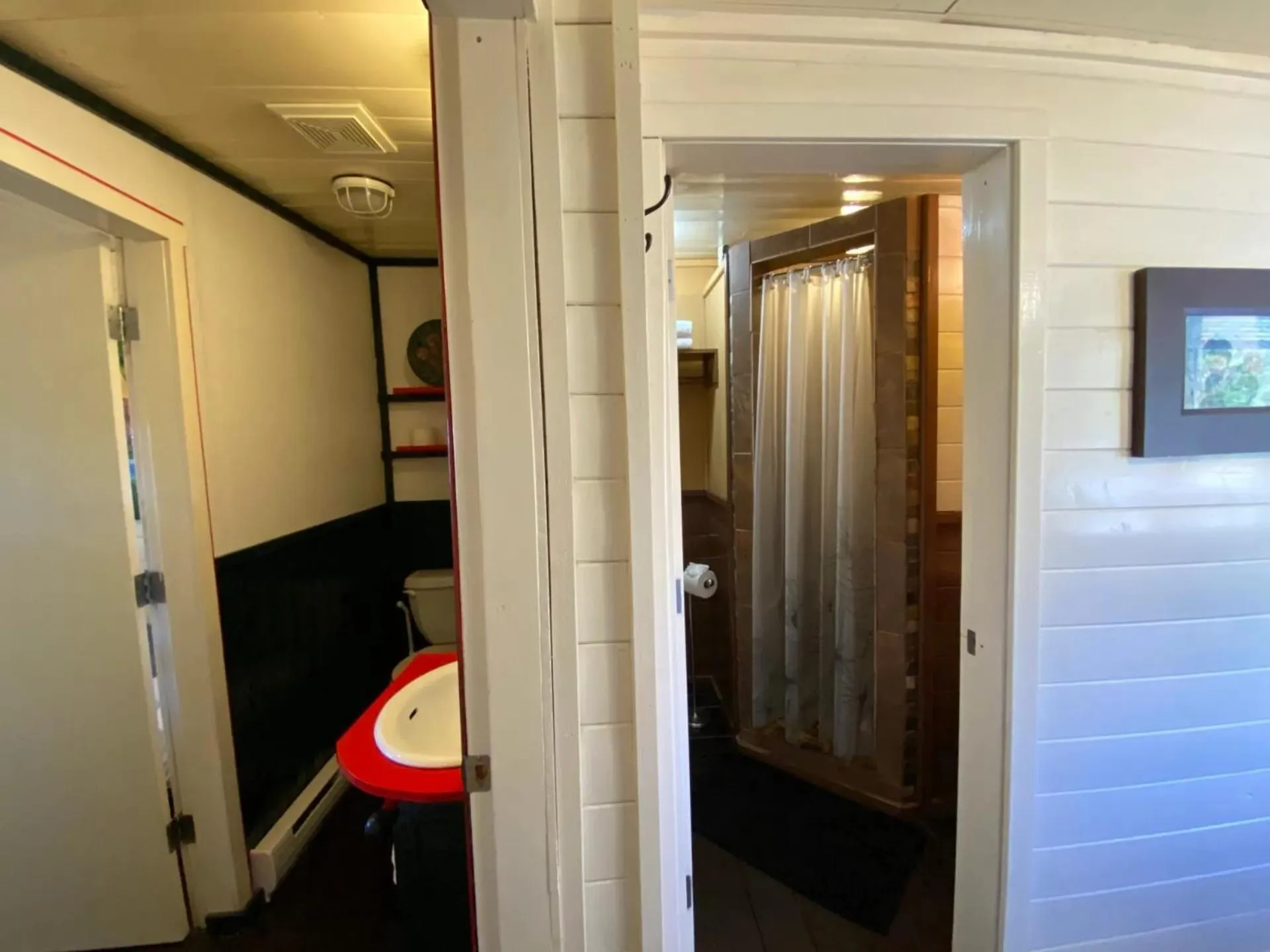 Bathroom in Woodhouse Cottages And Ranch