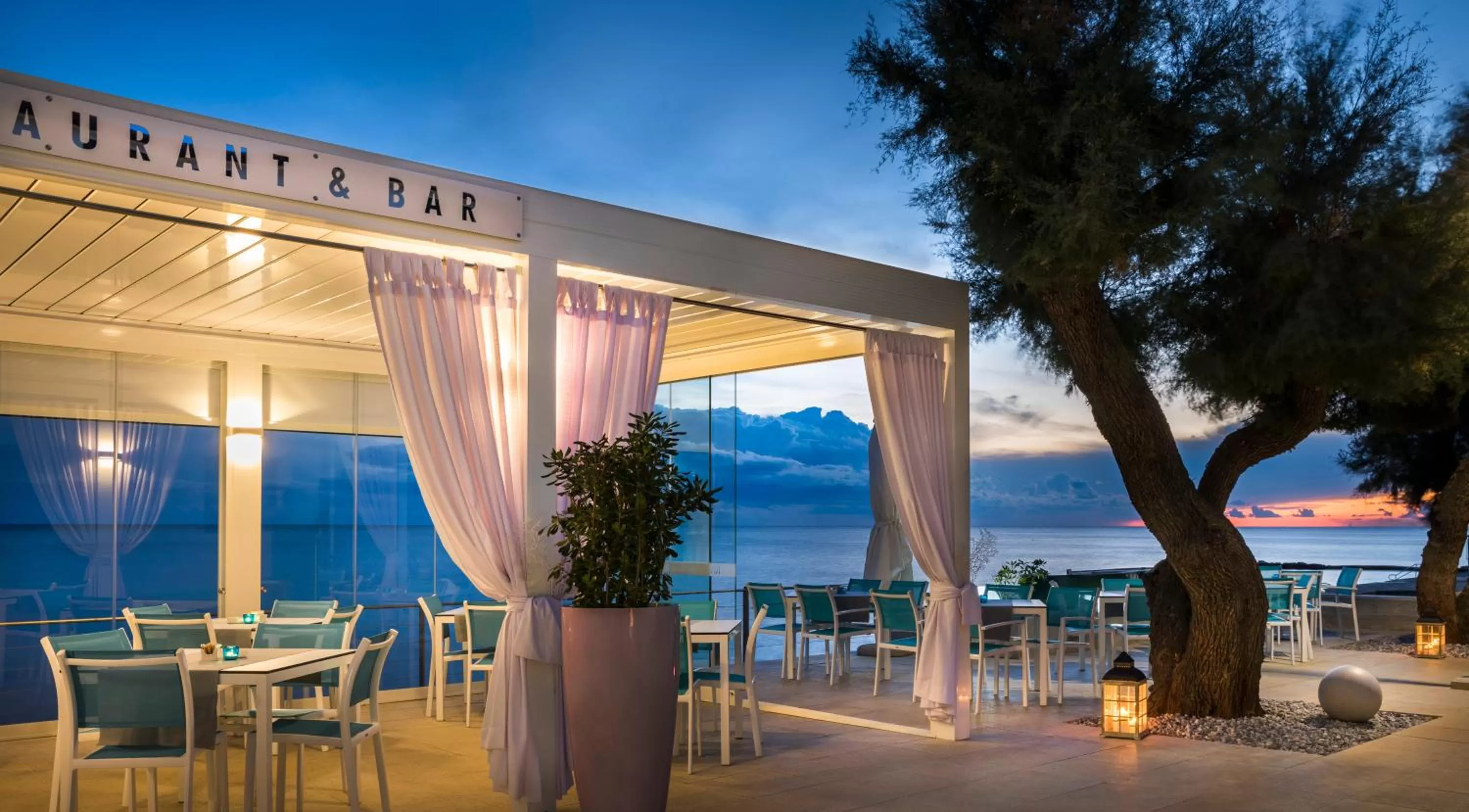 Restaurant/places to eat in RIVALMARE BEACH Boutique Hotel