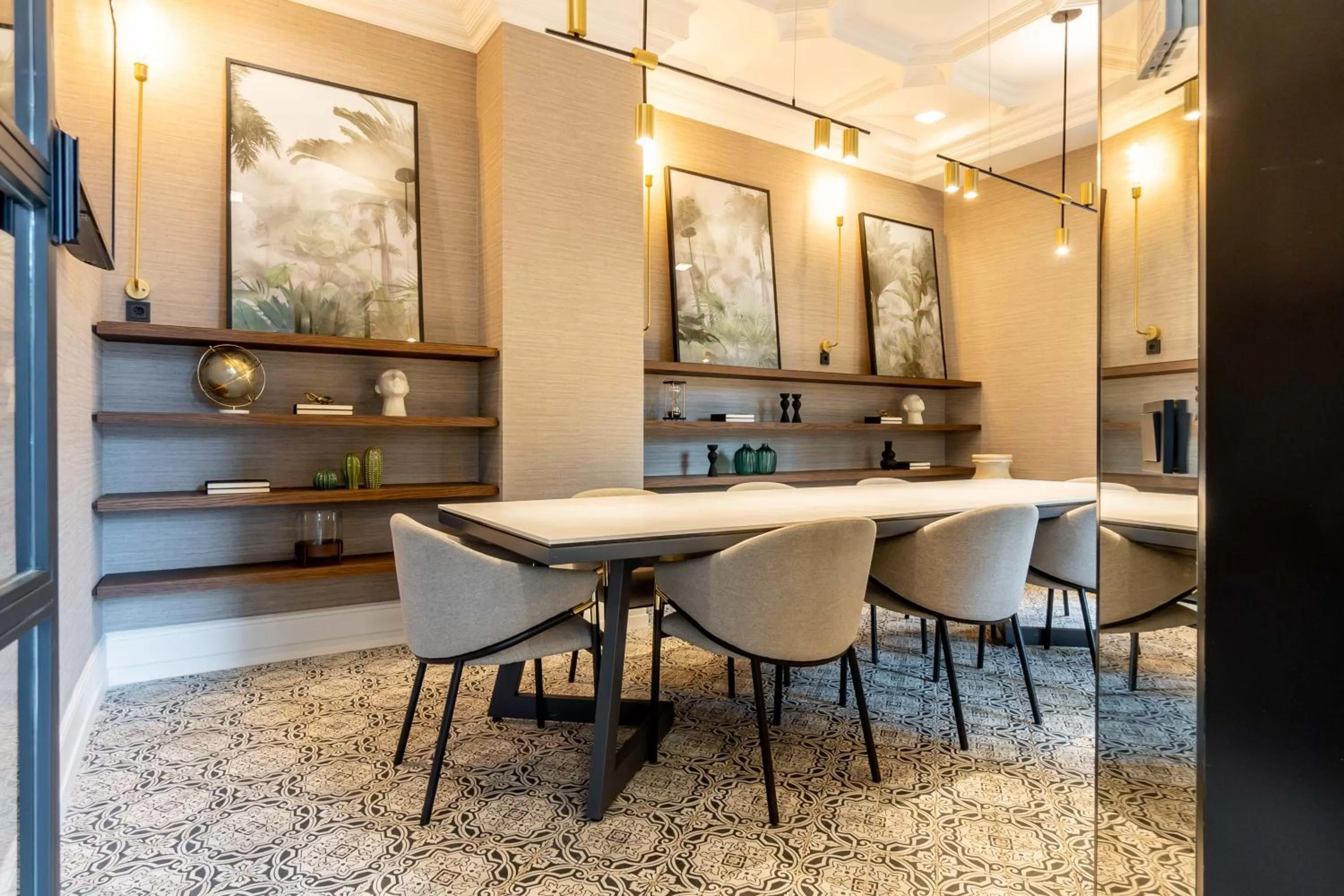 Business facilities in L&H Gran Vía Valencia