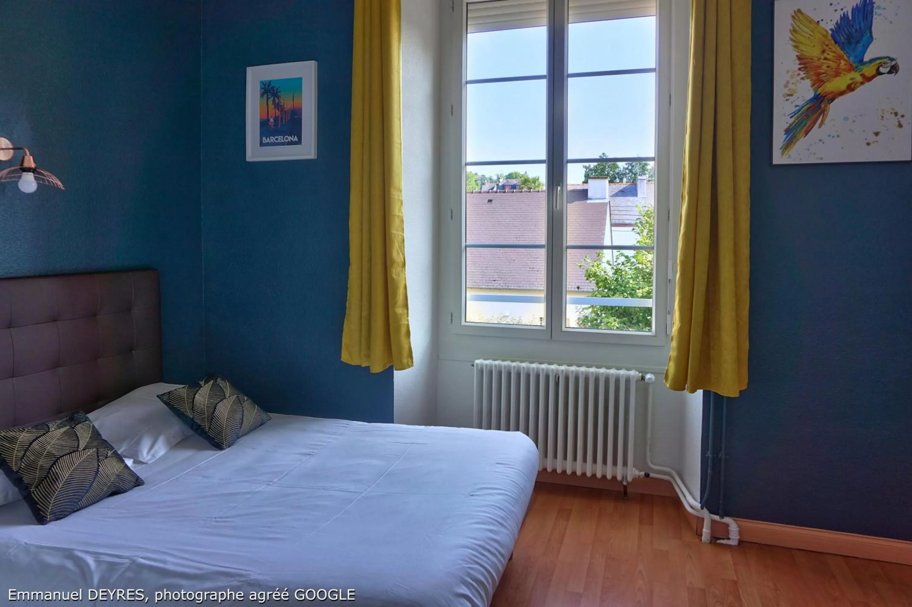 Bed in Hôtel de Bretagne - anciennement Queen Serenity Hotel