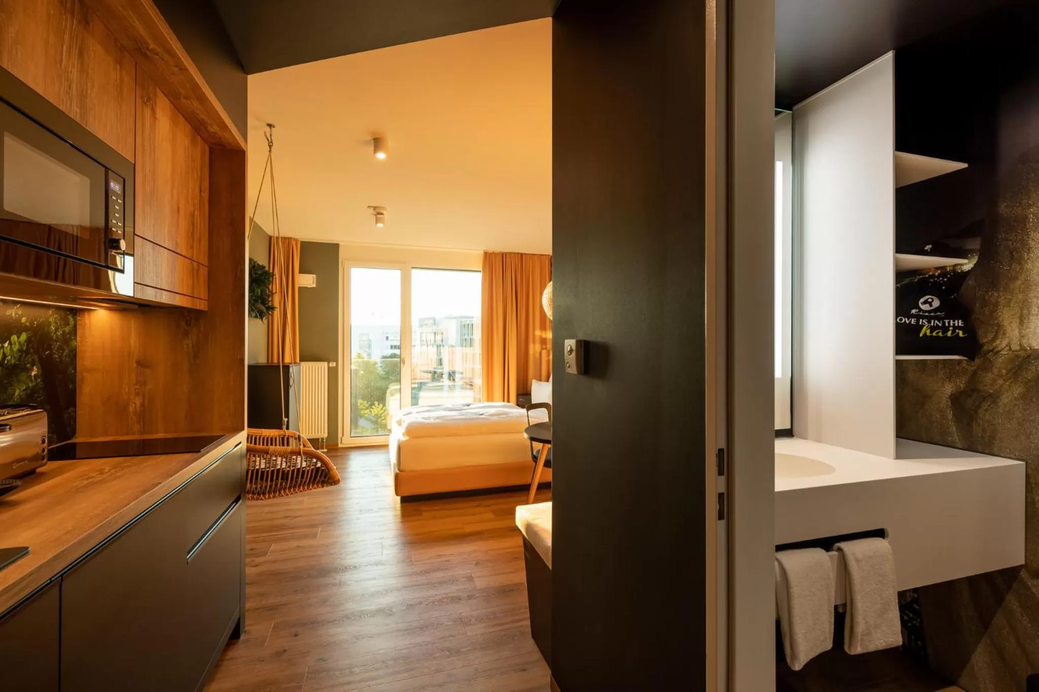 Photo of the whole room, Bed in Rioca Munich Posto 3