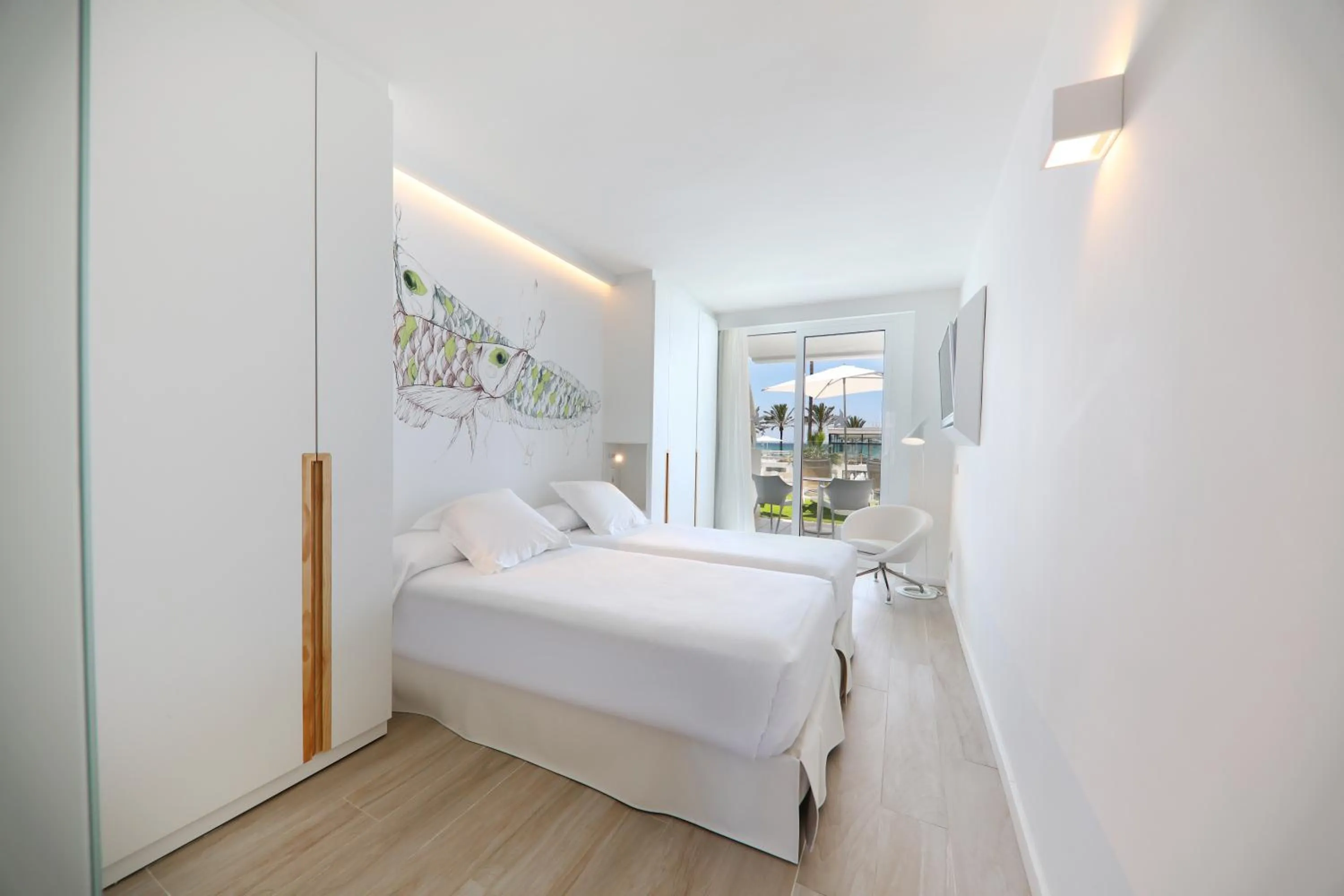 Bed in Iberostar Waves Bahía de Palma - Adults Only